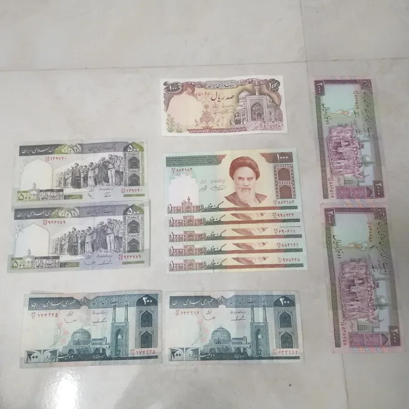تعدادی اسکناس قدیمی زیر قیمت