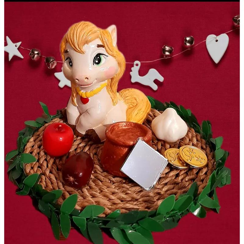 مجسمه اسب نماد سال 1405 با هفت سین