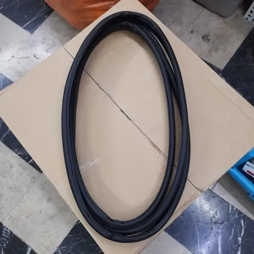 پی کی،لاستیک دور درب پی کی