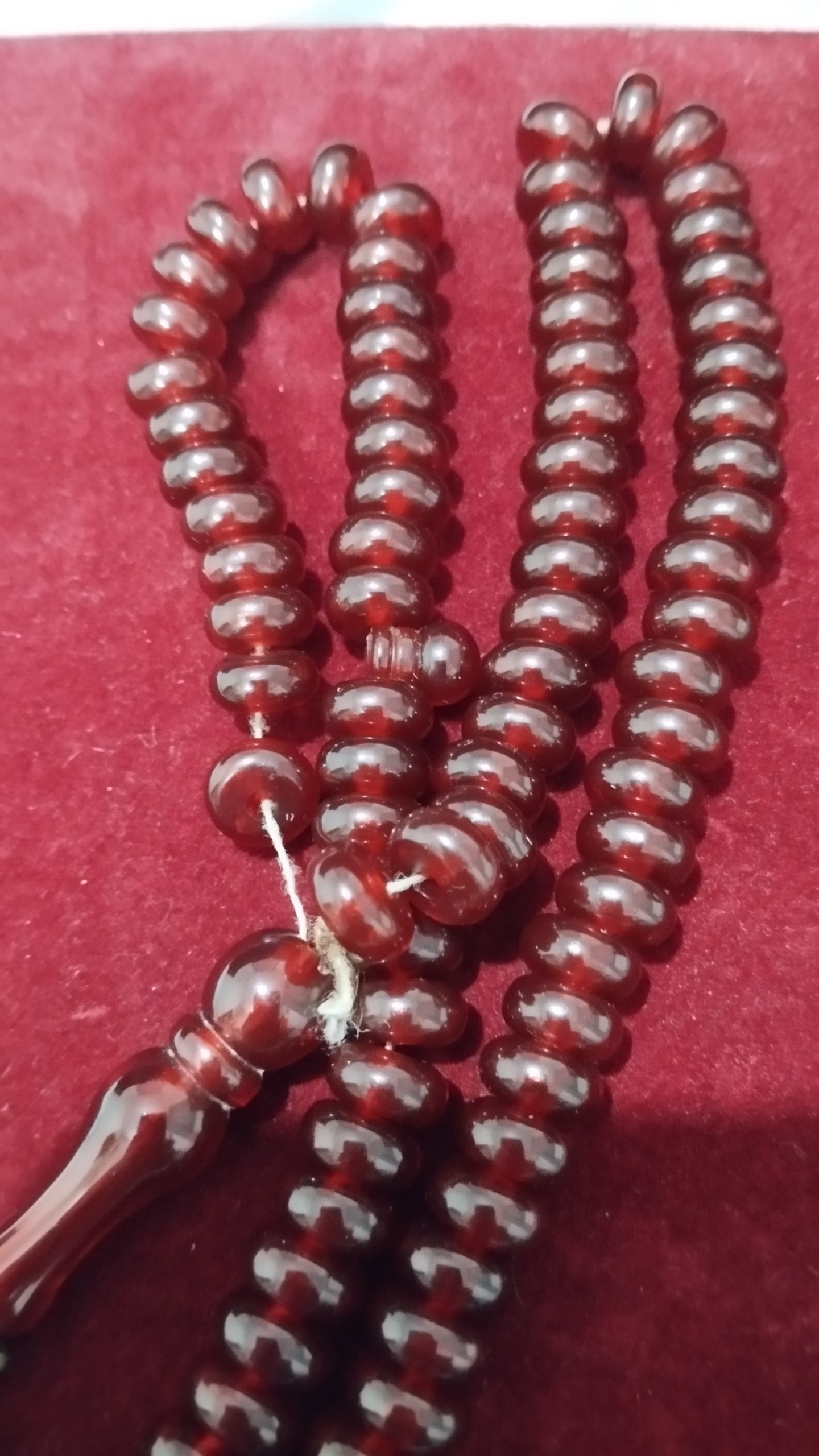 تسبیح قدیمی خوش رنگ