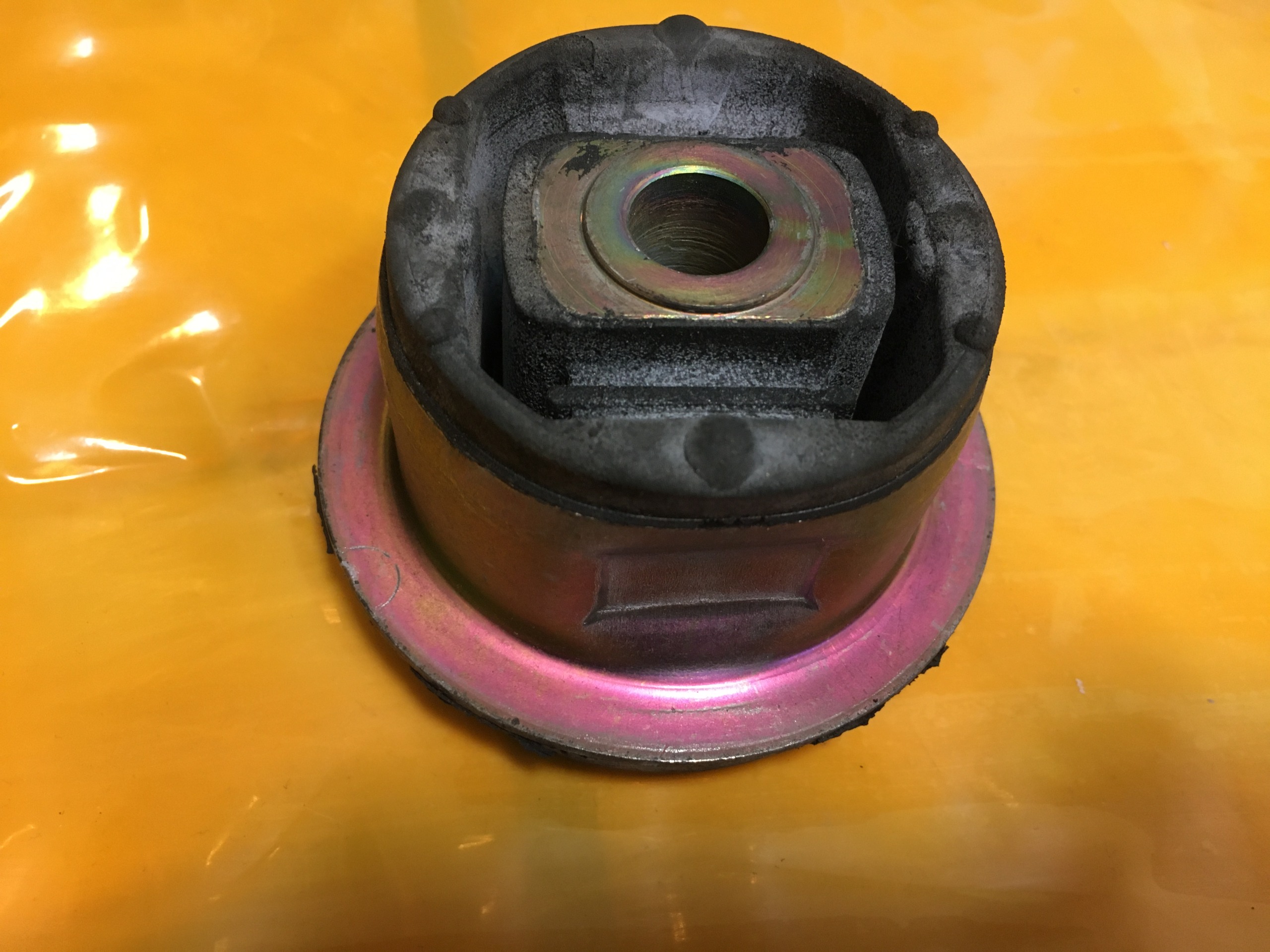 بوش گرد اکسل عقب زانتیا