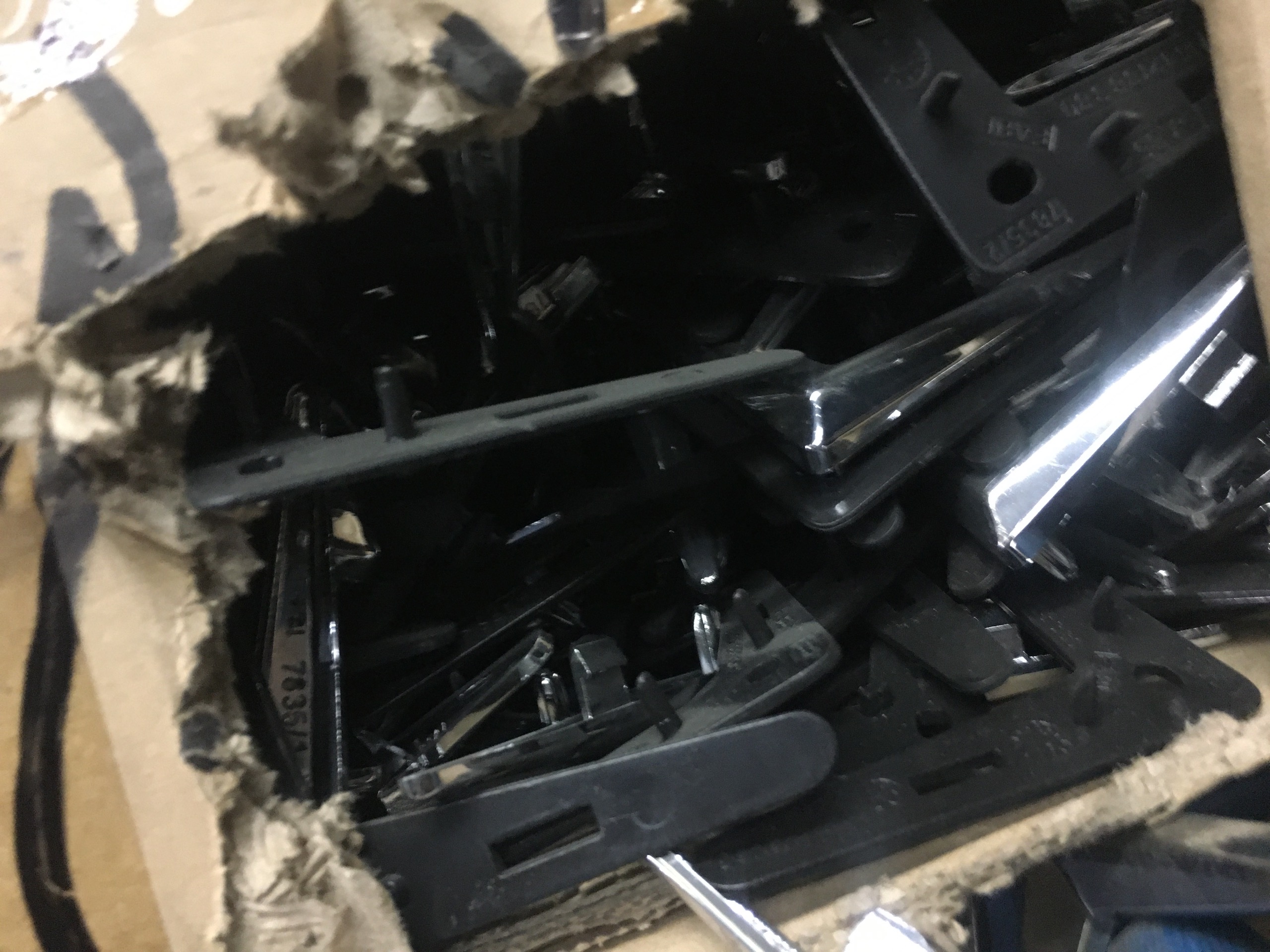 آرم جلو پنجره زانتیا درجه 1