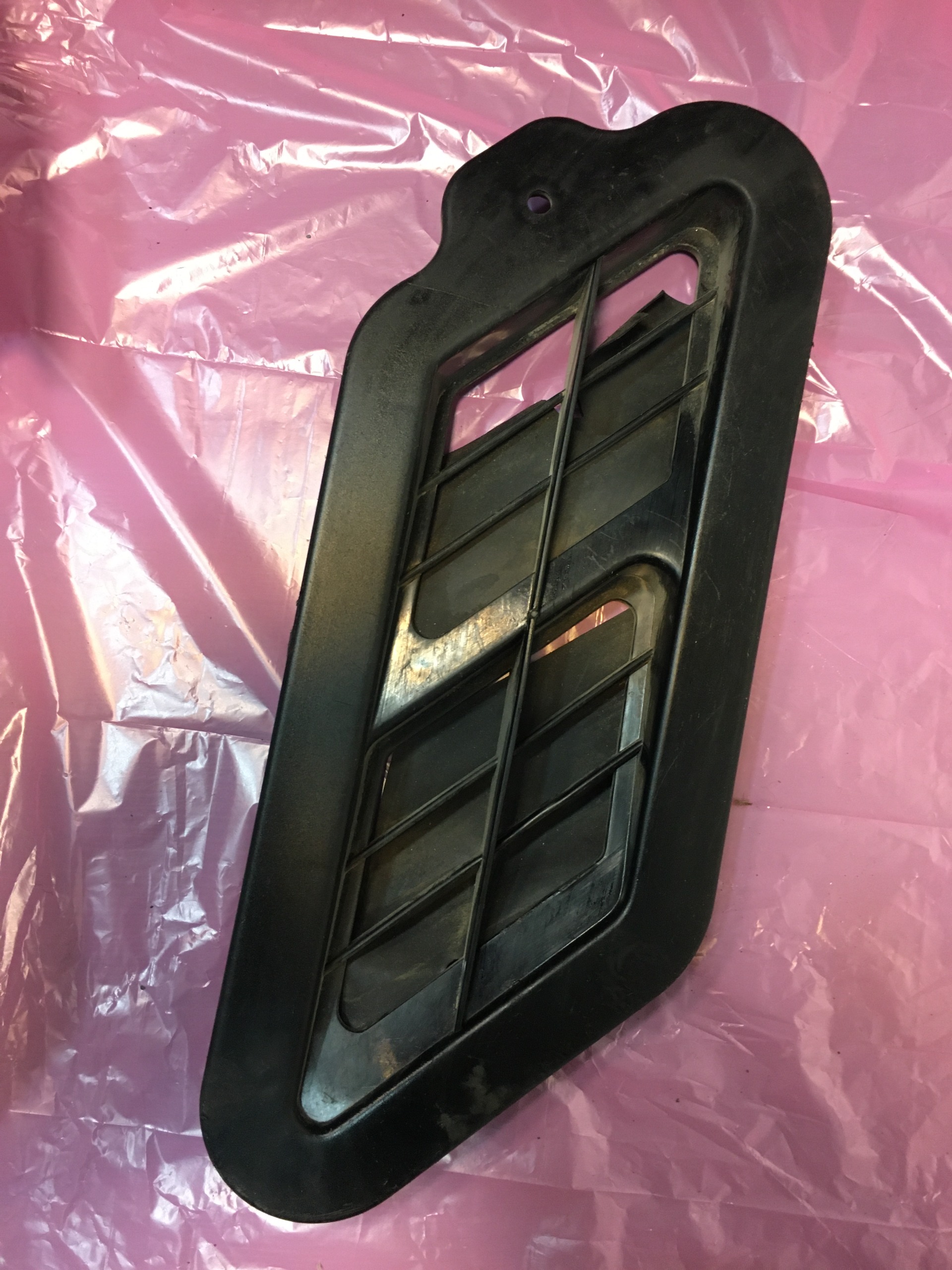 درب هواکش گلگیر عقب زانتیا اصلی