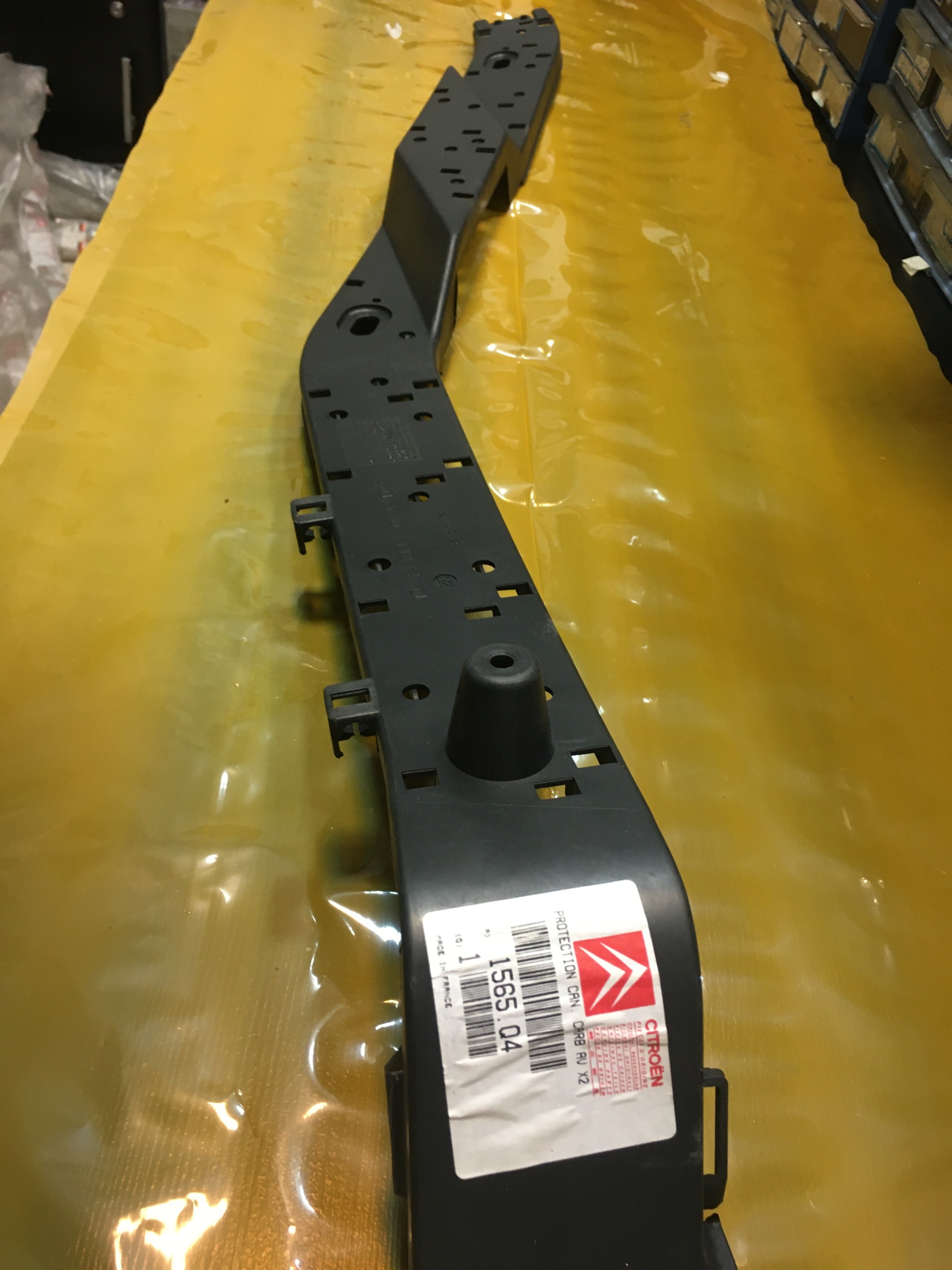 قاب شیلنگ بنزین زانتیا زیر اطاق