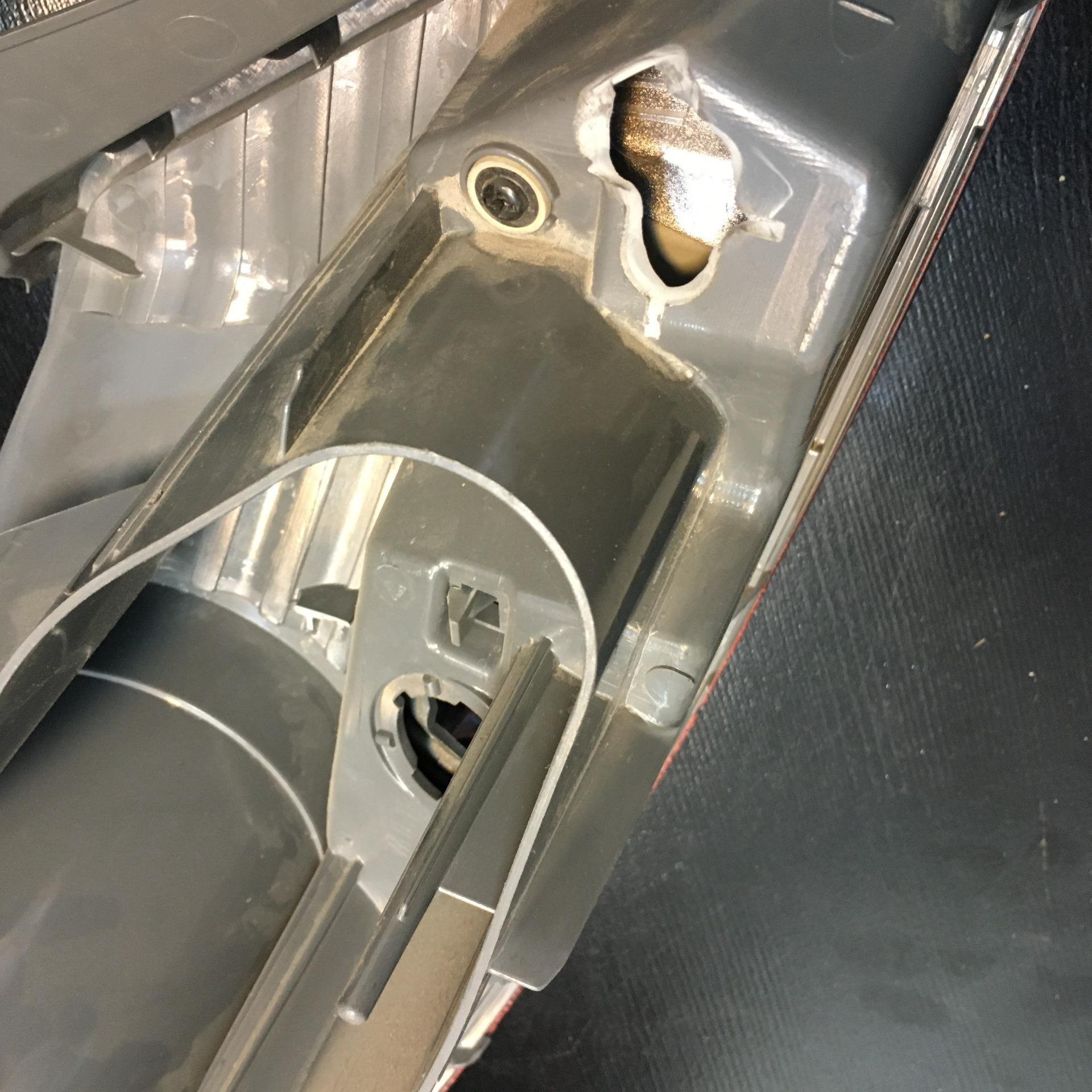 چراغ خطر عقب راست هیوندا اکسنت اصلی