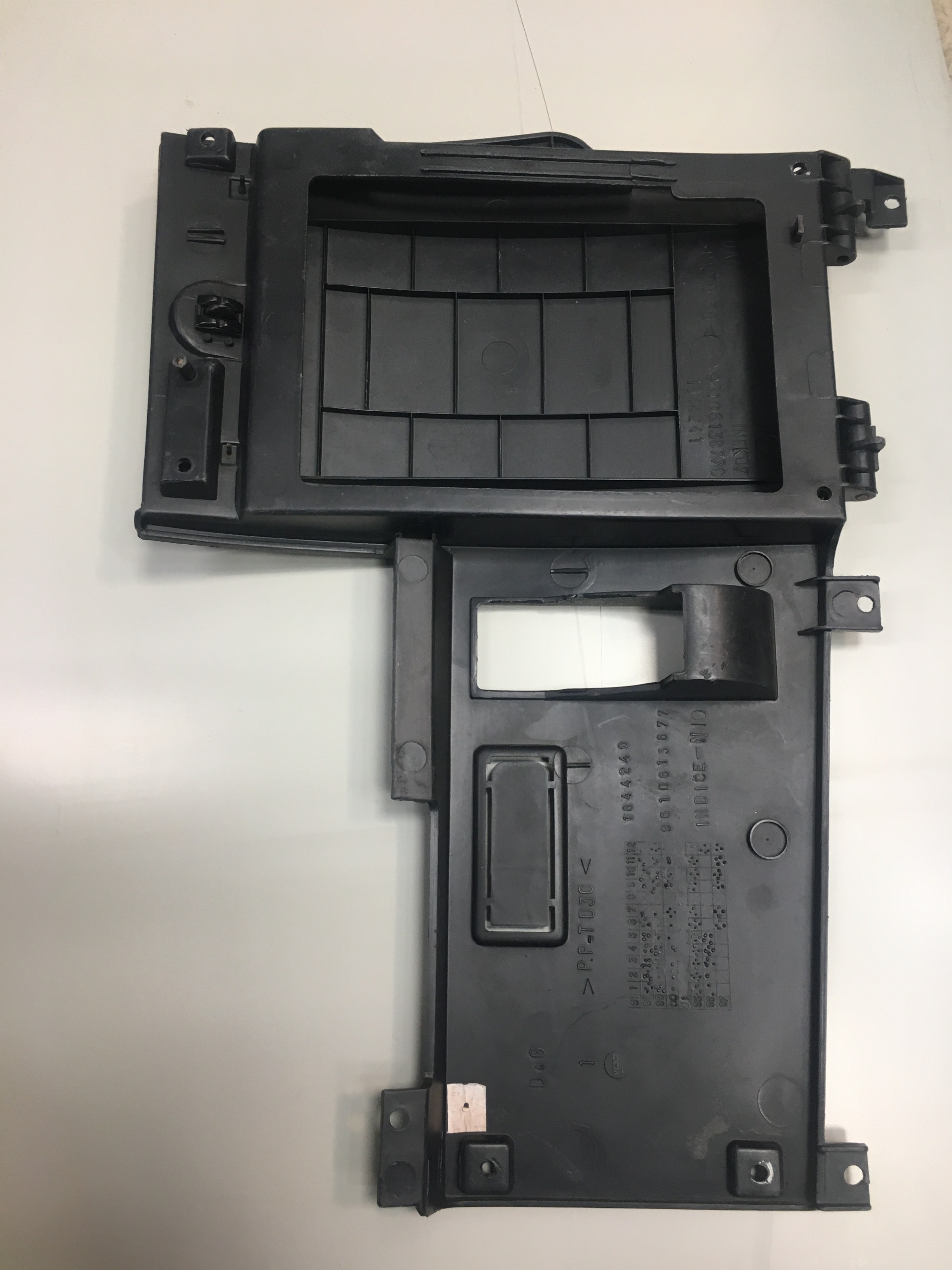 درب جعبه فیوز داخل اطاق زانتیا کامل