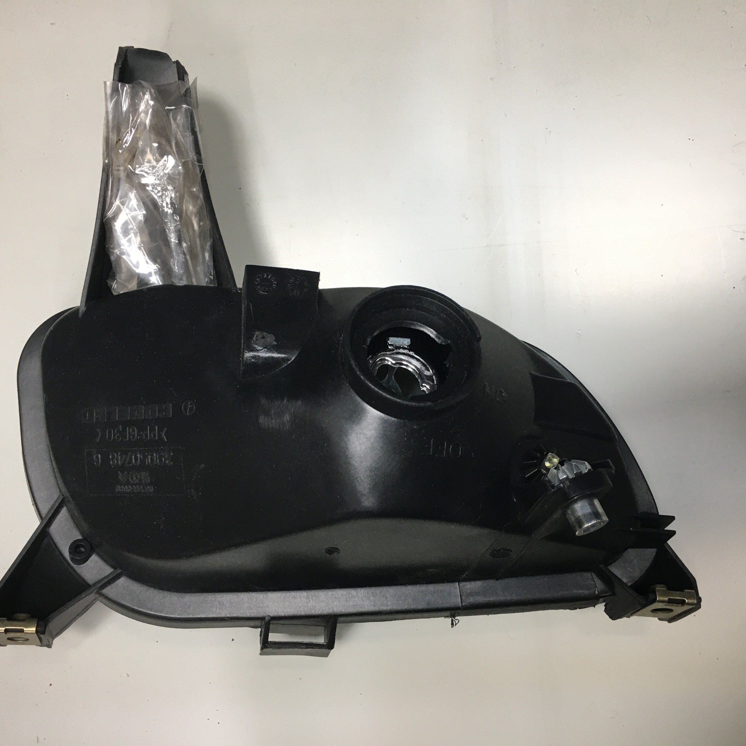 پرژکتور چپ زانتیا اصلی