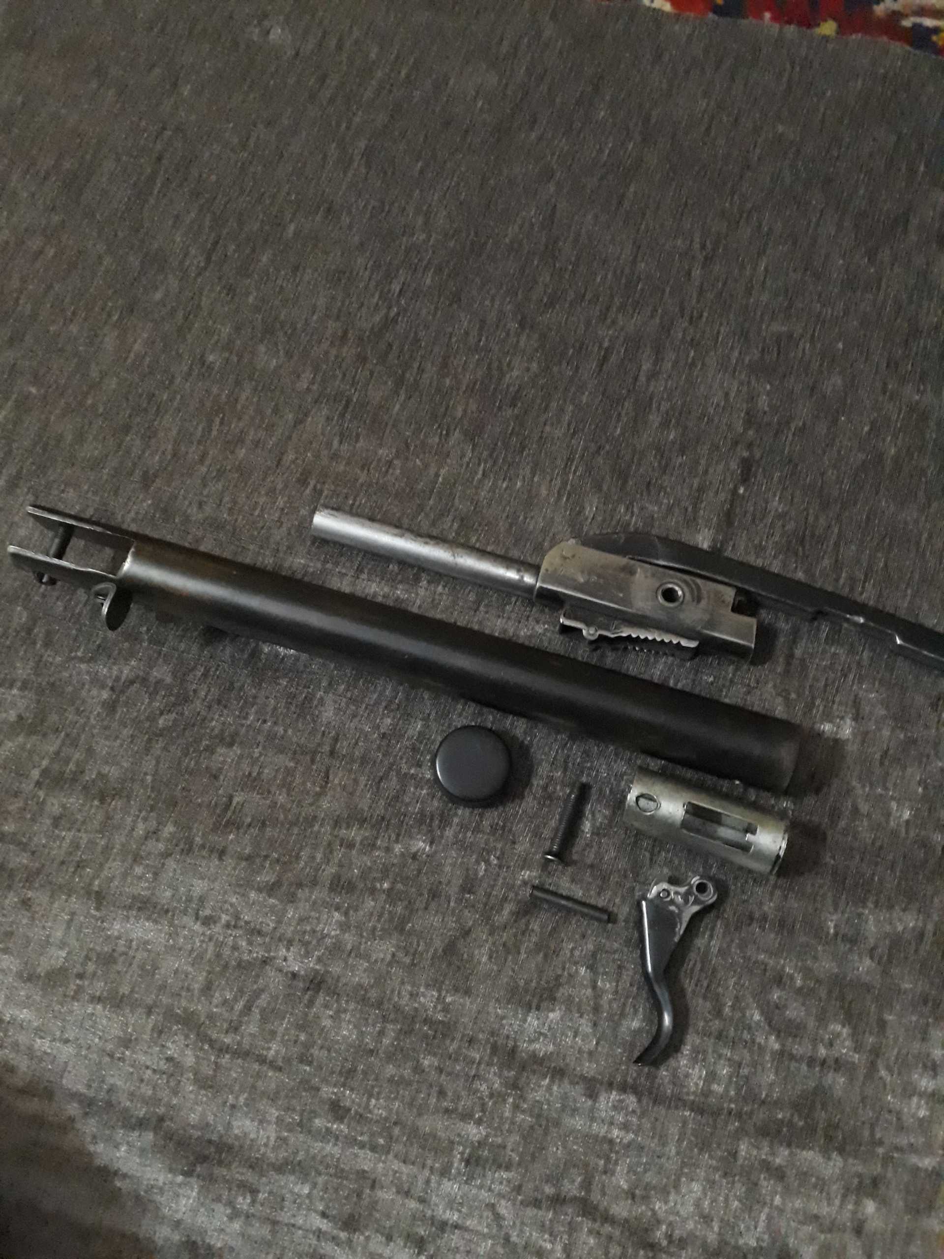 سیلندر،کپ،اهرم و تعدادی قطعات تفنگ بادی چینی