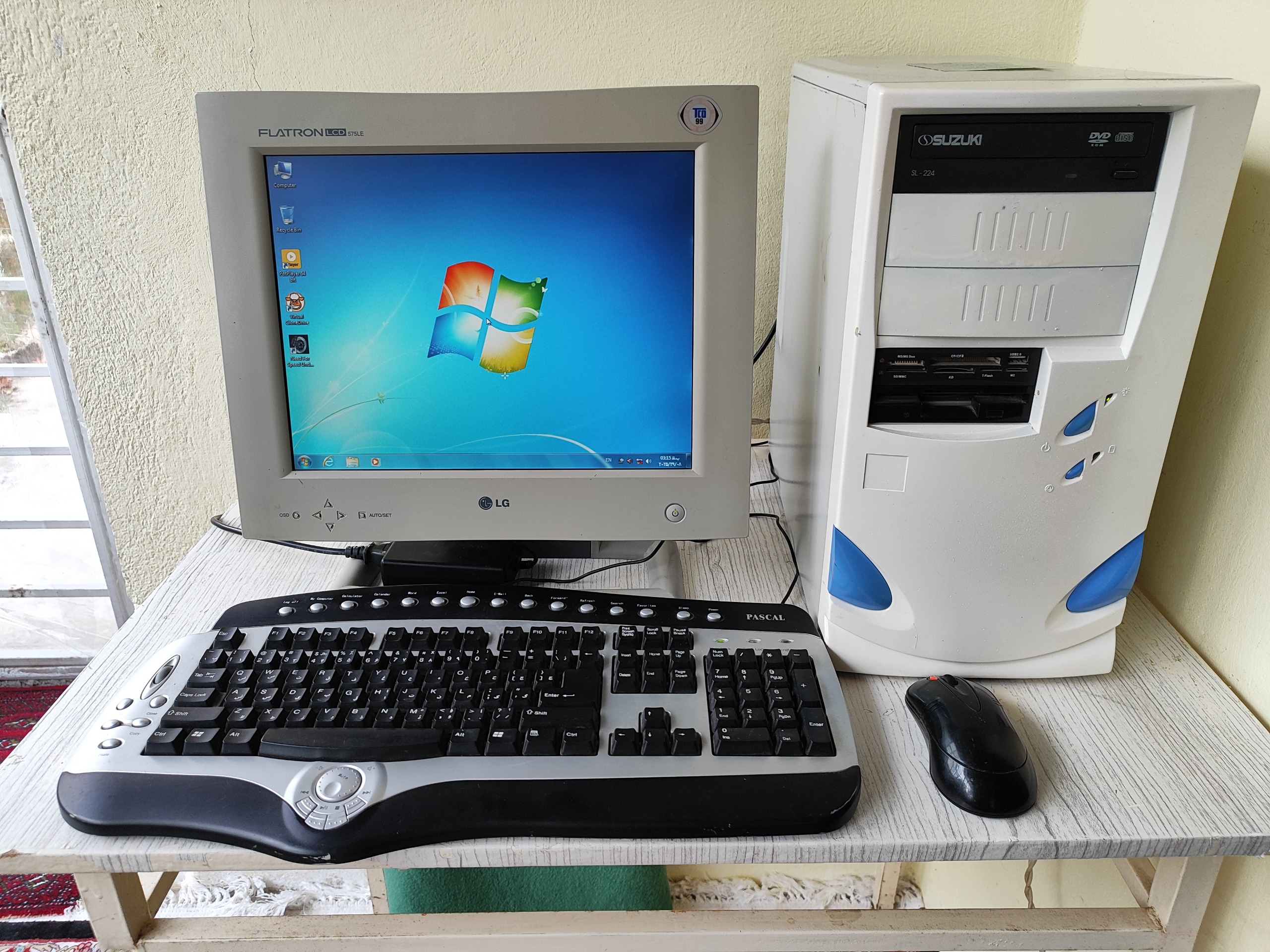 کامپیوتر 6300 با رم 4 هارد 250 گرافیک 1
