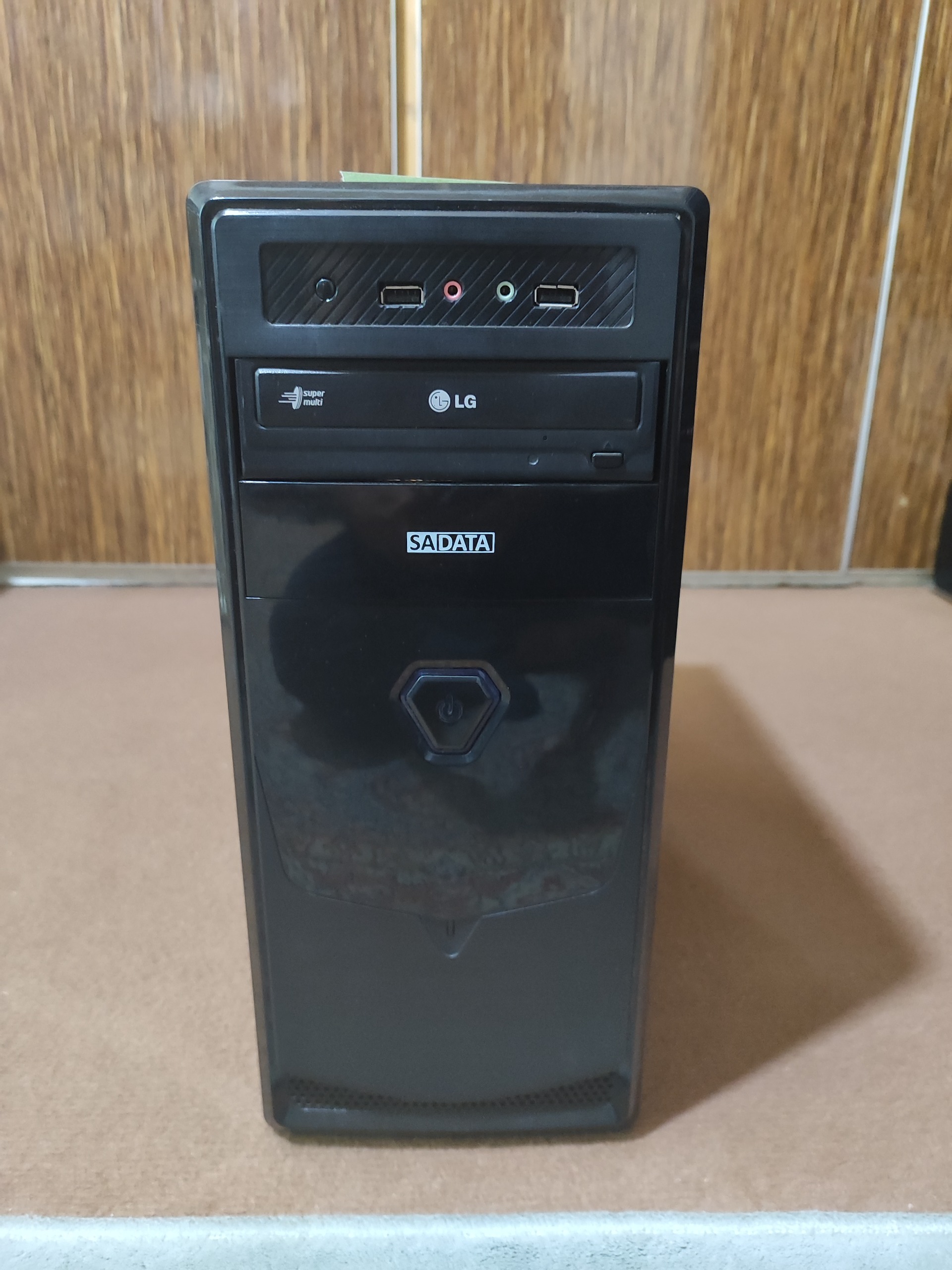 کیس 2هسته ای رم 4 ddr3 هارد 500 گرافیک 1