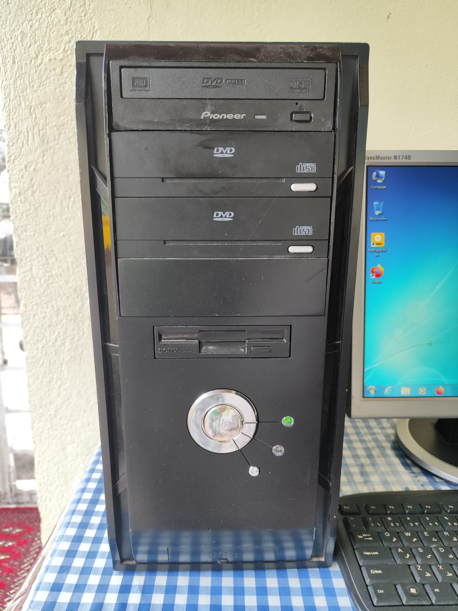 کیس گرین 2هسته 5700 رم 8 هارد 320 گرافیک 1