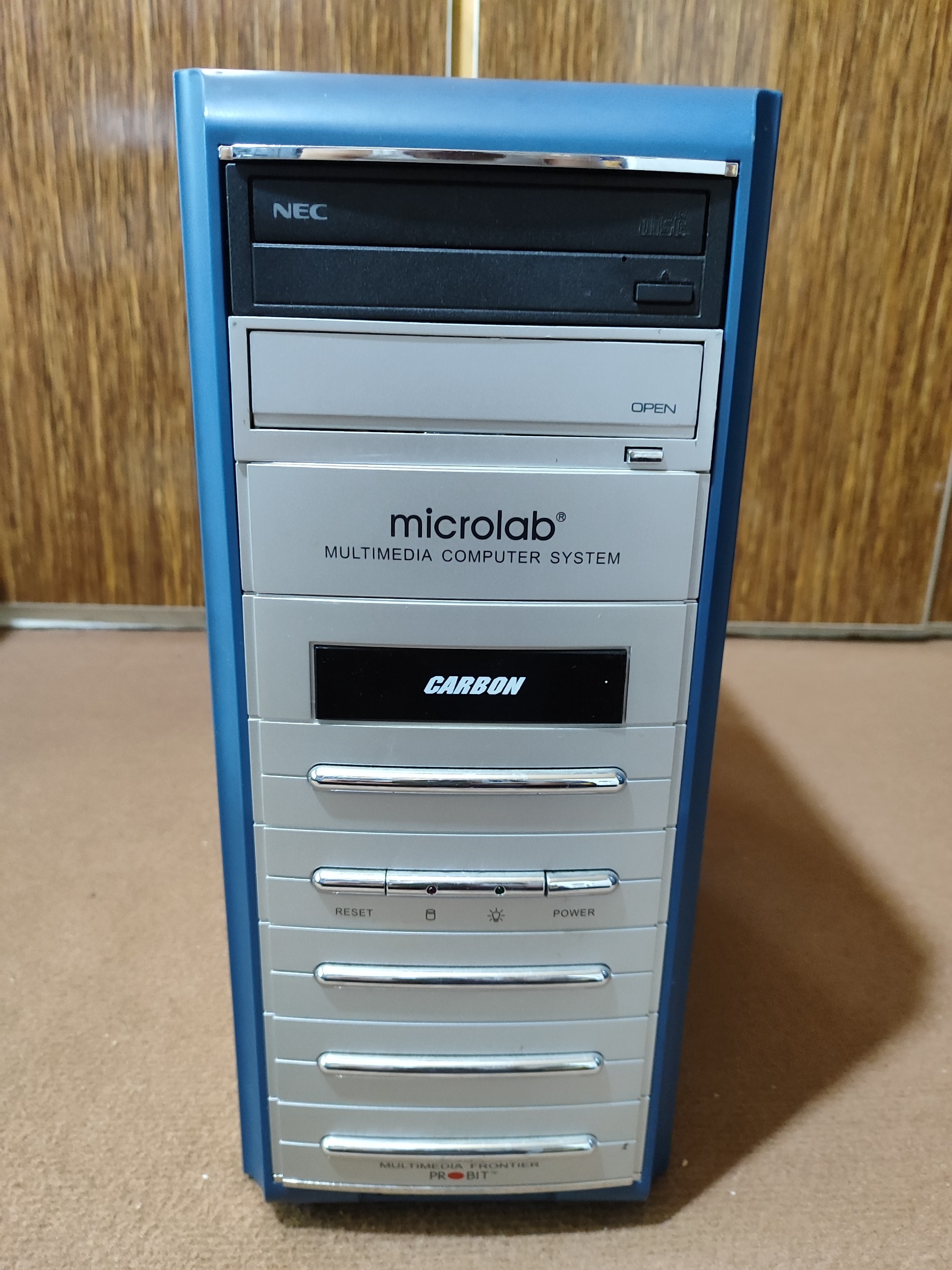 کیس اداری 2هسته رم 2 هارد 160 گرافیک 128