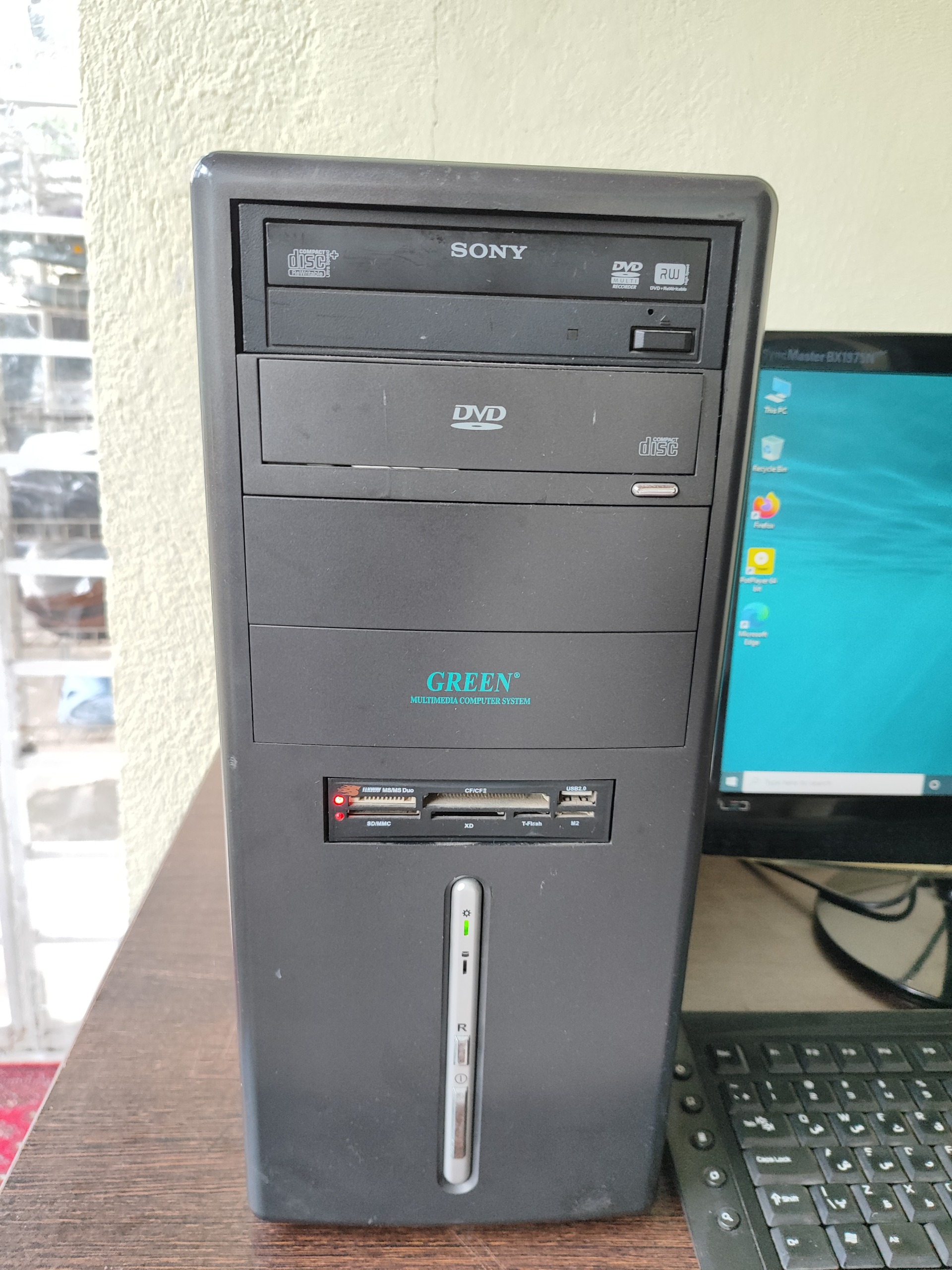 کیس 4هسته گرین رم 16 هارد 500 و ssd گرافیک 4