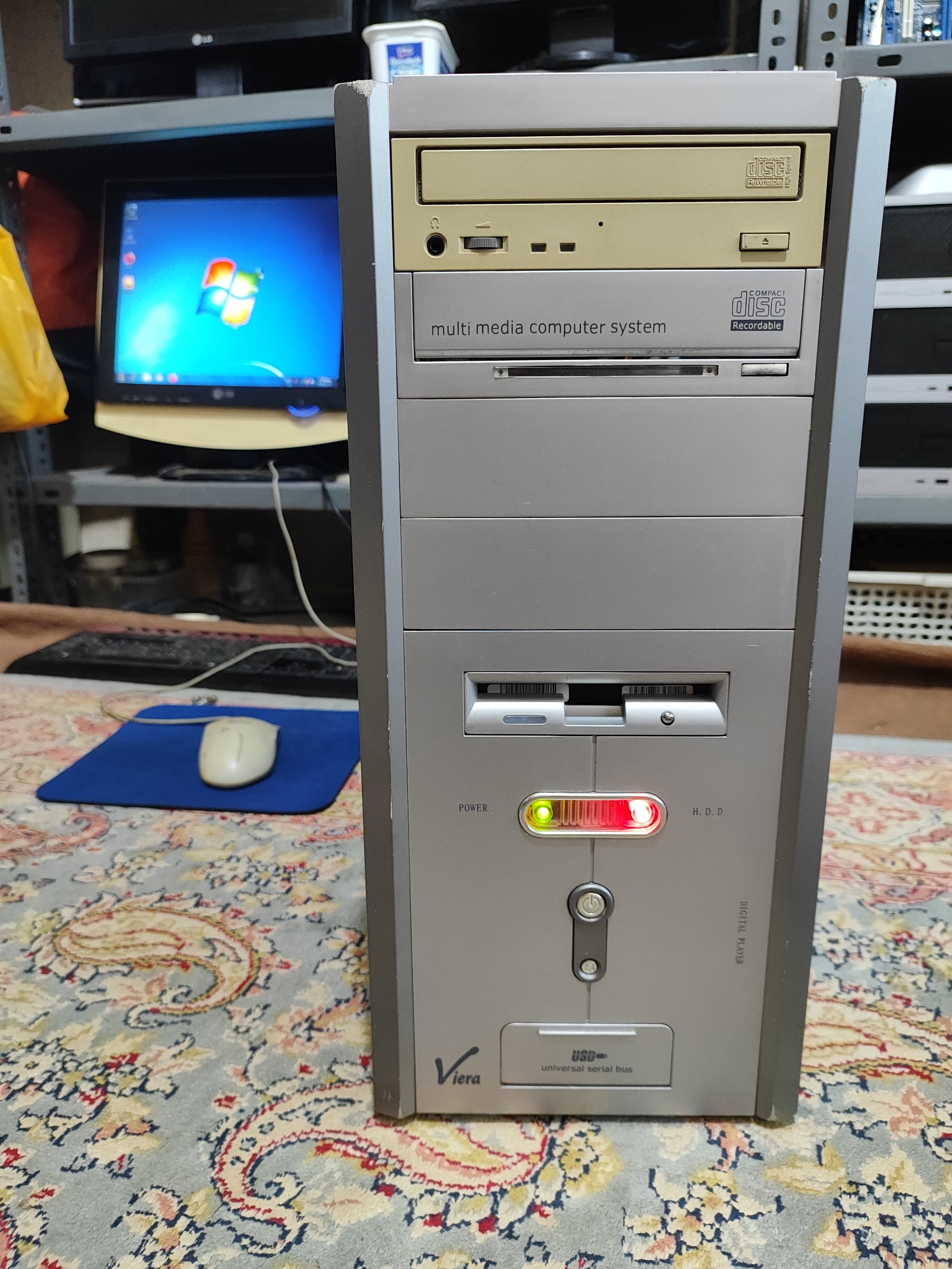 کیس اداری 2هسته رم 2 ddr2 هارد 120 گرافیک 256