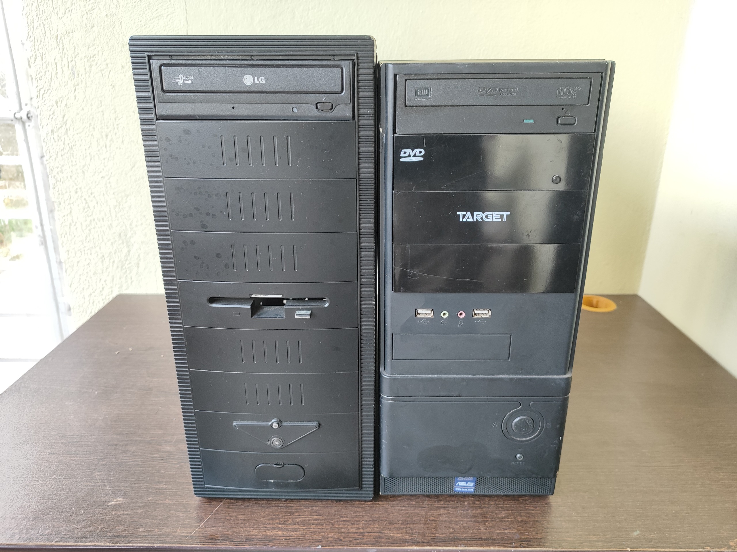 2 تا کیس 5700 رم 4 ddr3 هارد 250 گرافیک 1