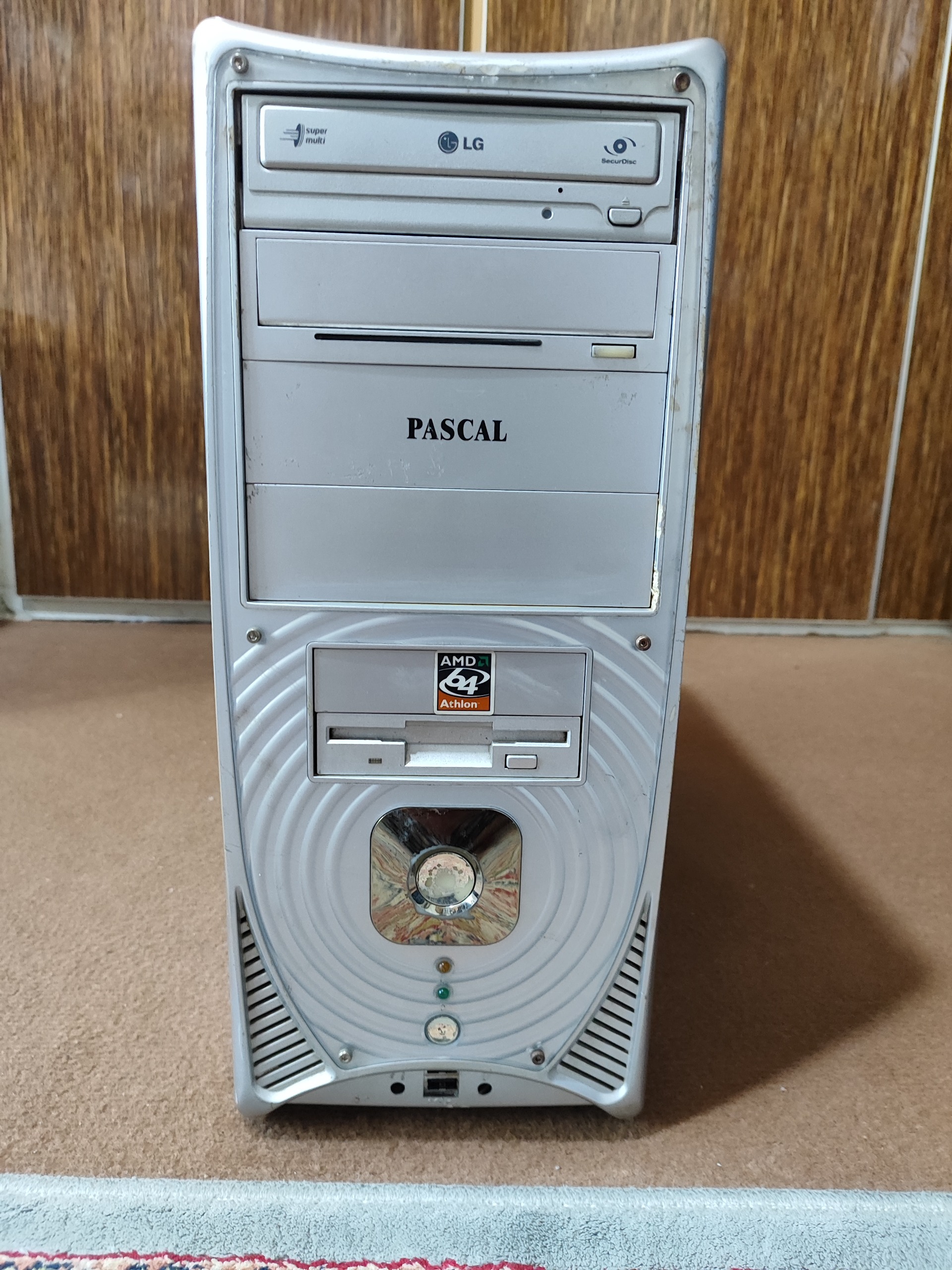 کیس 3400 رم 2 ddr2 هارد 160 گرافیک 256