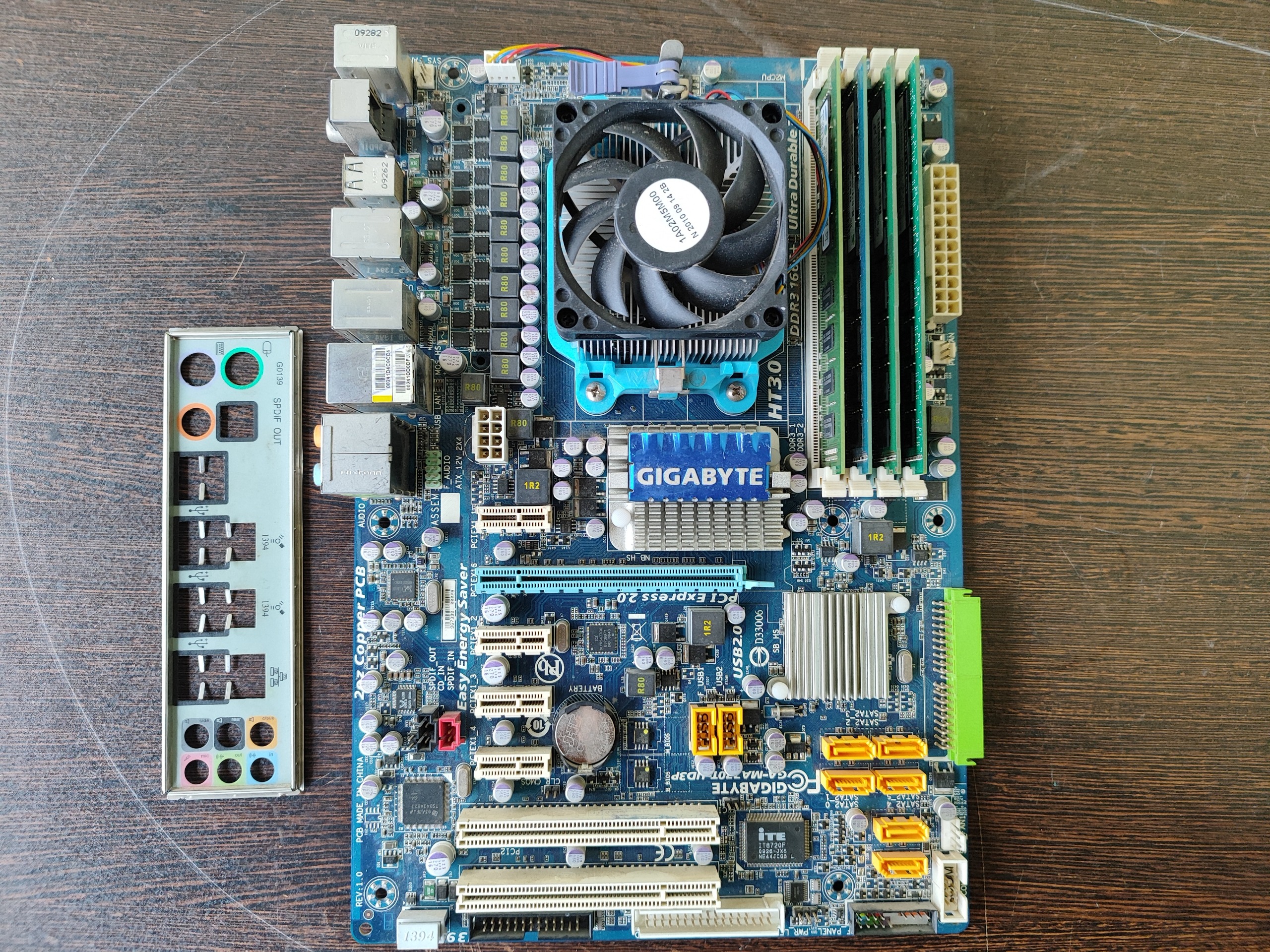 باندل گیمینگ 4هسته ای با رم 16 ddr3