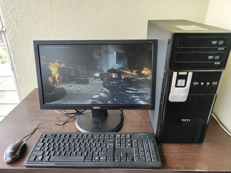 کامپیوتر i3 نسل 4 رم 8 ddr3 هارد 500وssd گرافیک 2