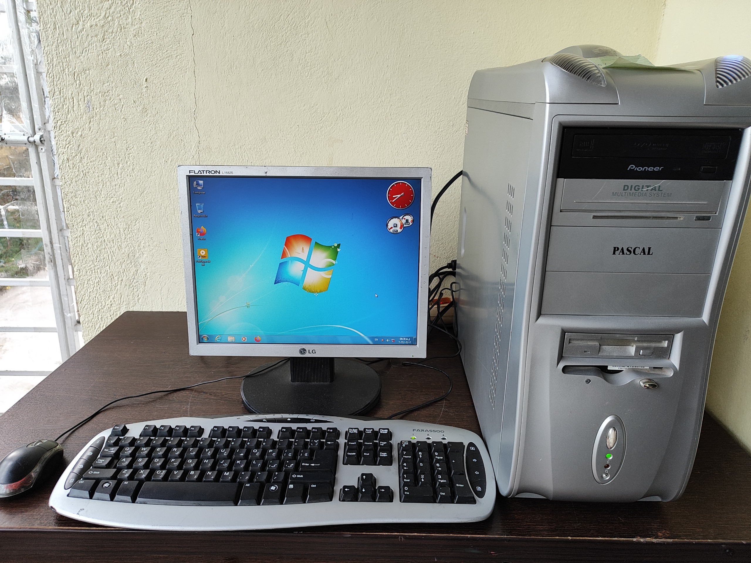 کامپیوتر 4600 رم 4 ddr2 هارد 160 گرافیک 1