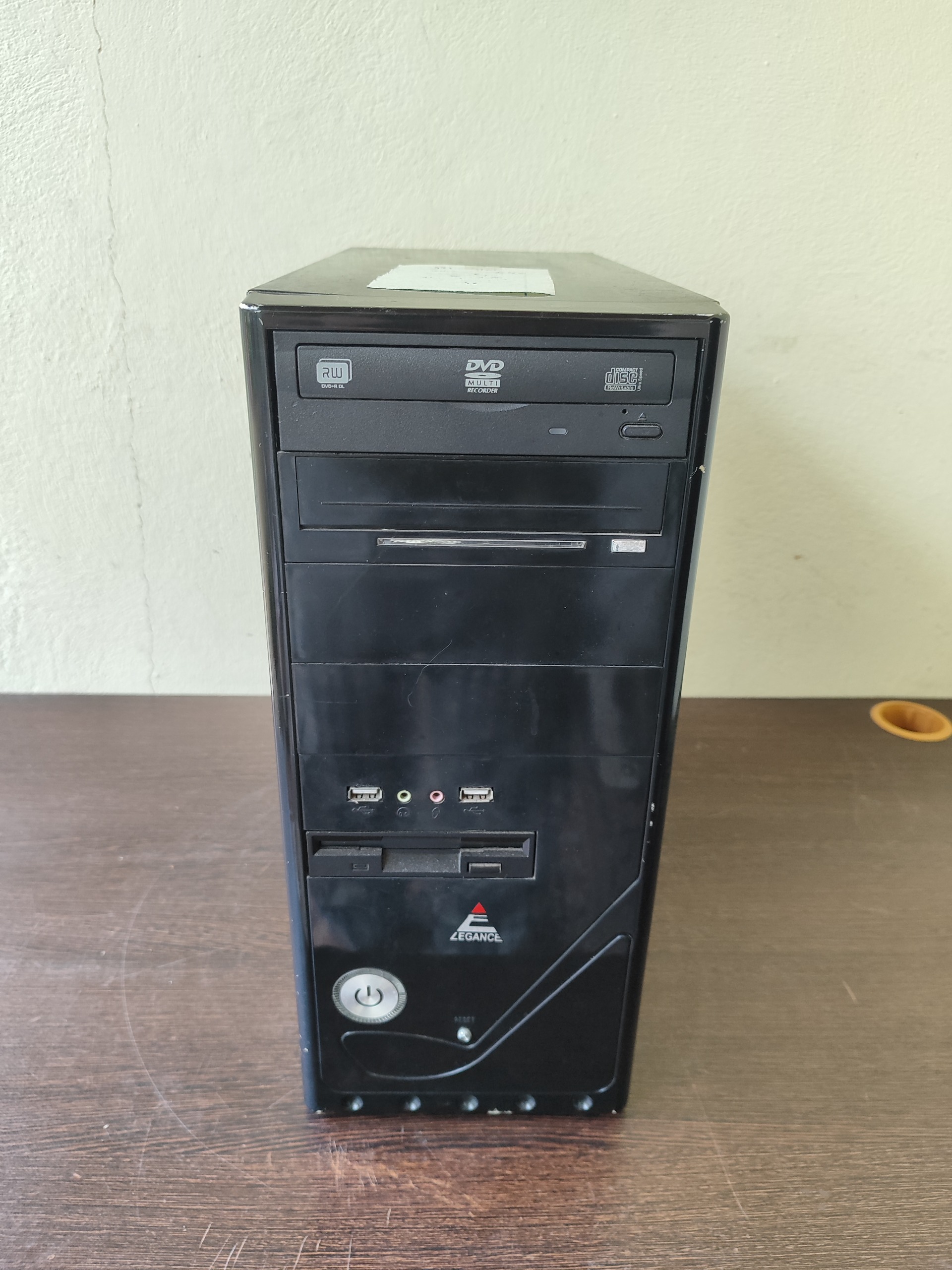 کیس 2هسته 6300 رم 4 ddr3 هارد 500 گرافیک 1