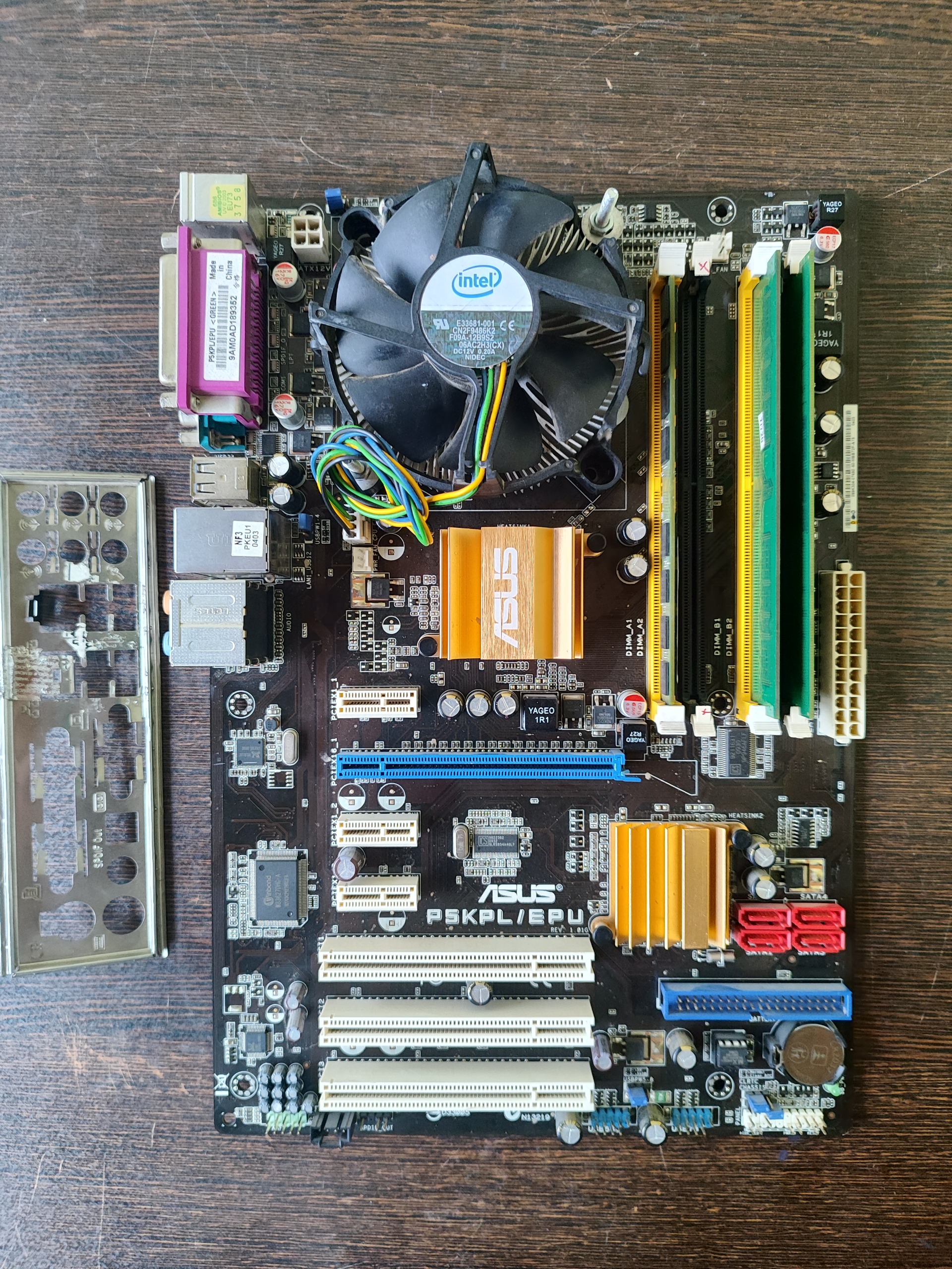 باندل ddr2 با رم 3 گیگ و پردازنده 2هسته 5300