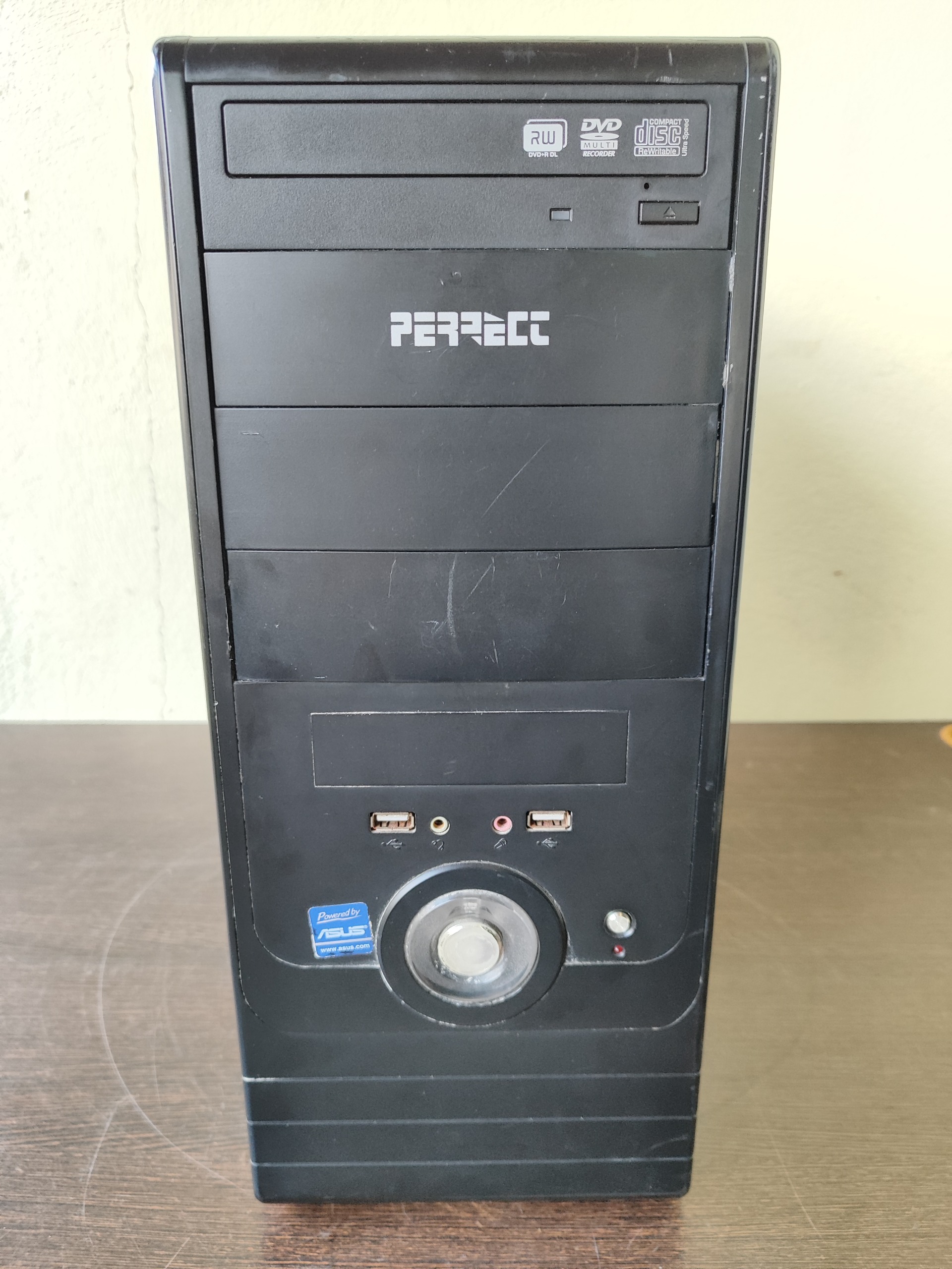 کیس 2 هسته 7400 رم 4 ddr3 هارد 500 گرافیک 1