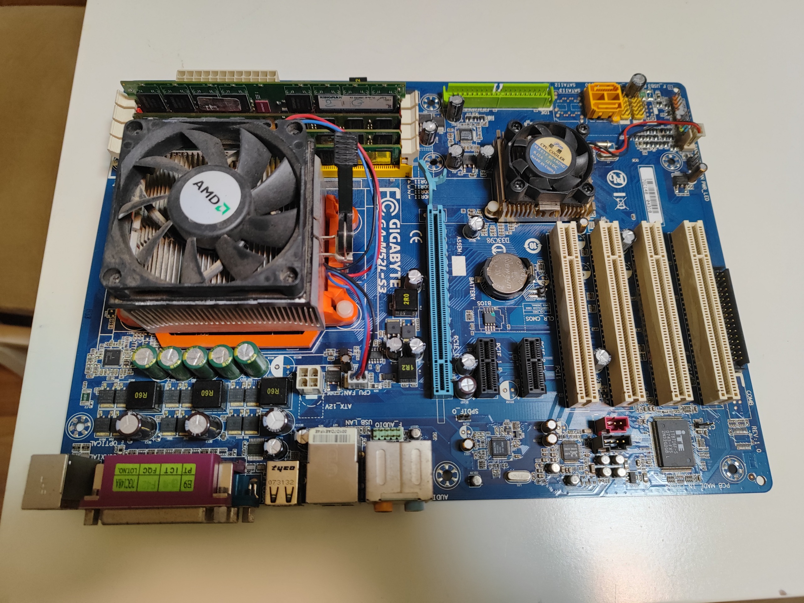 باندل مادربرد ddr2 با رم 8 و پردازنده 4هسته ای