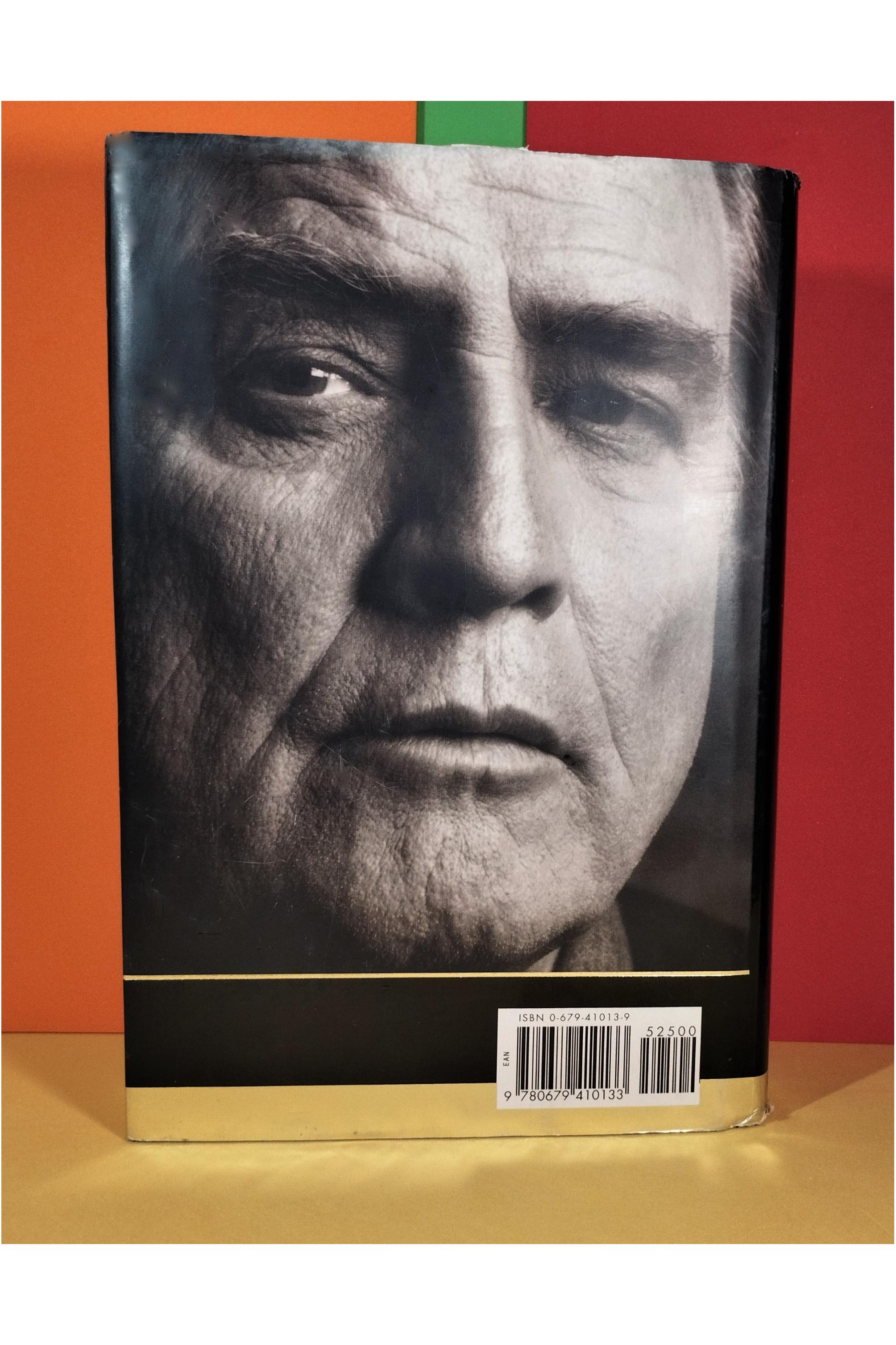 آوازهایی که مـادرم به من آموخت. مـارلـون بـرانـدو