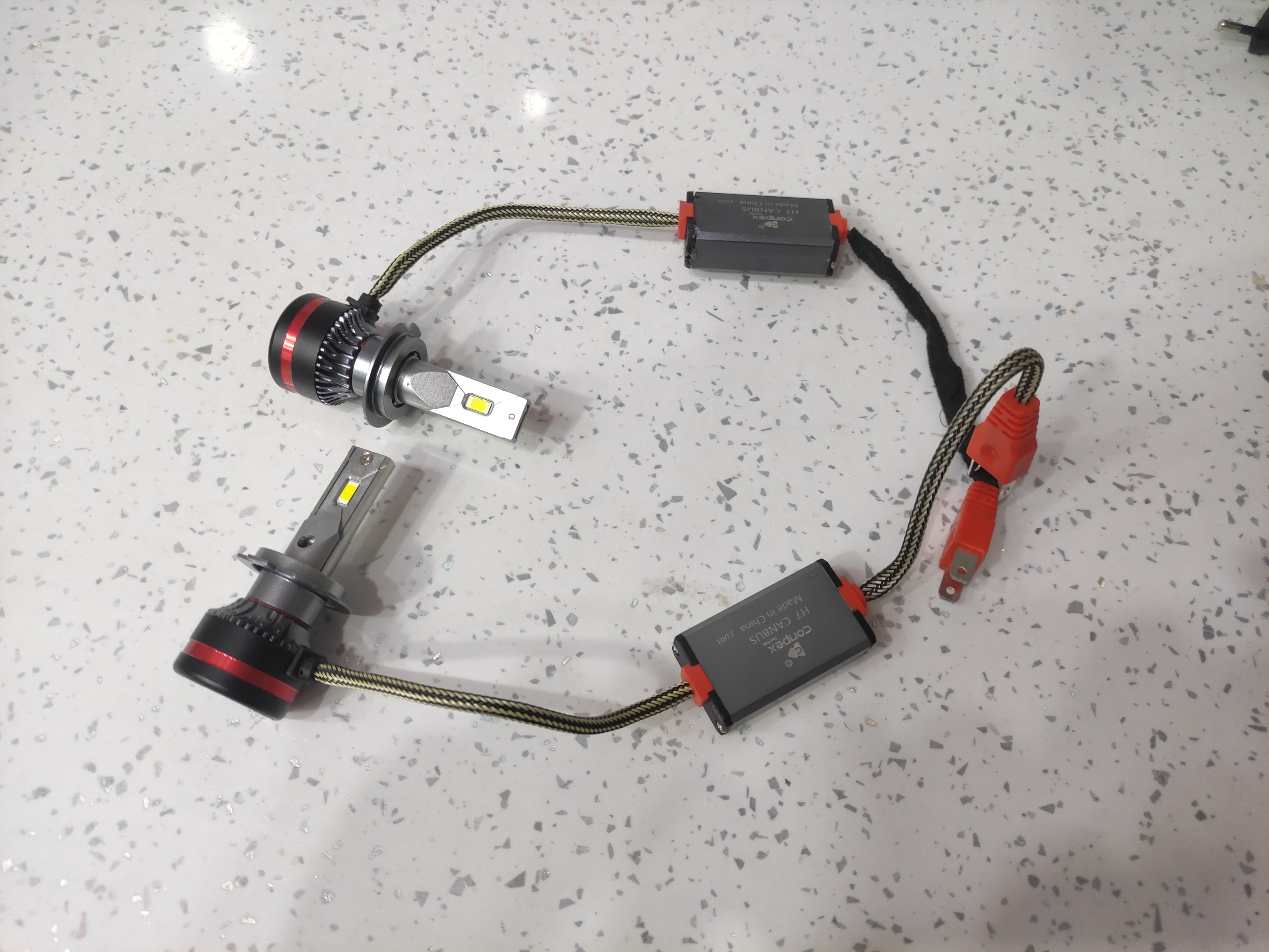 هدلایت خودرو کانپکس مدل M8 پایه H7