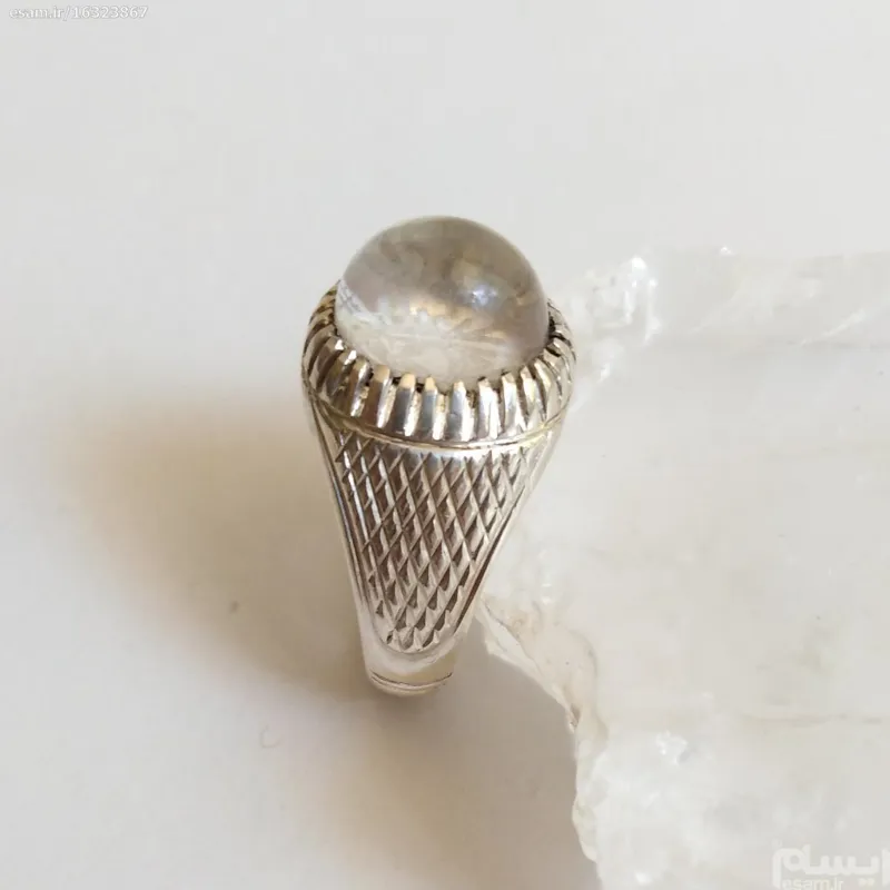 انگشتر نقره در شمایل