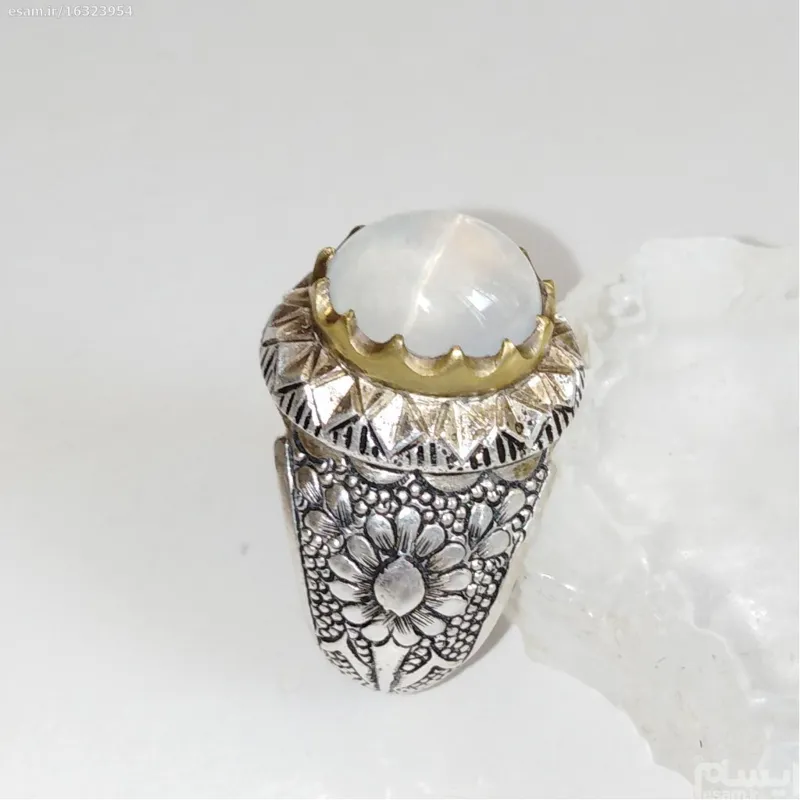 انگشتر بی همتای یاقوت استار سفید