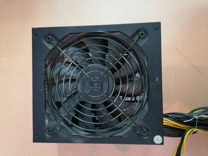 پاور 1800W با 16 عدد 8 پین گرافیک