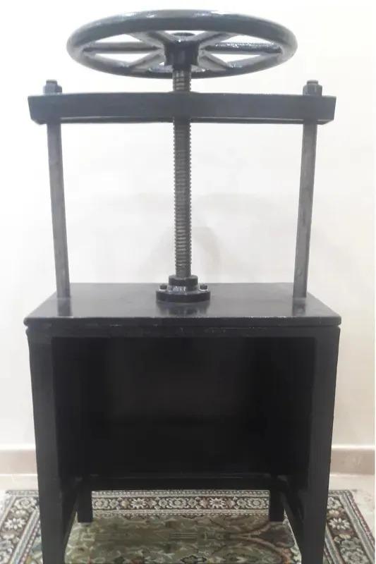 پرس صحافی دستی