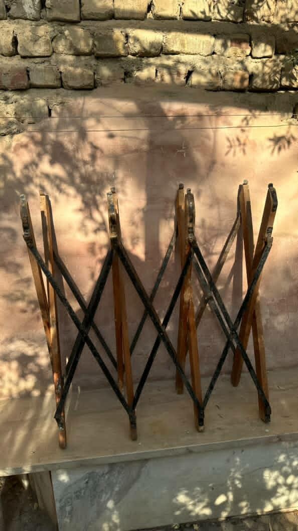 نرده ، راه بند یا میز تاشو آکاردئونی صد ساله