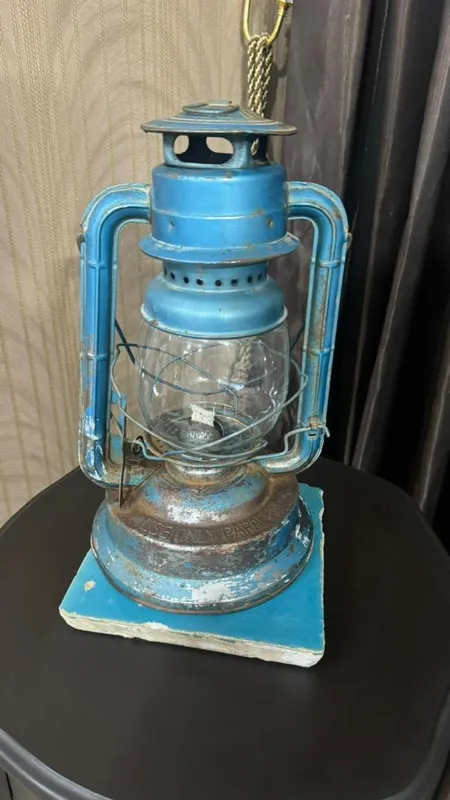 فانوس غول پیکر قدیمی