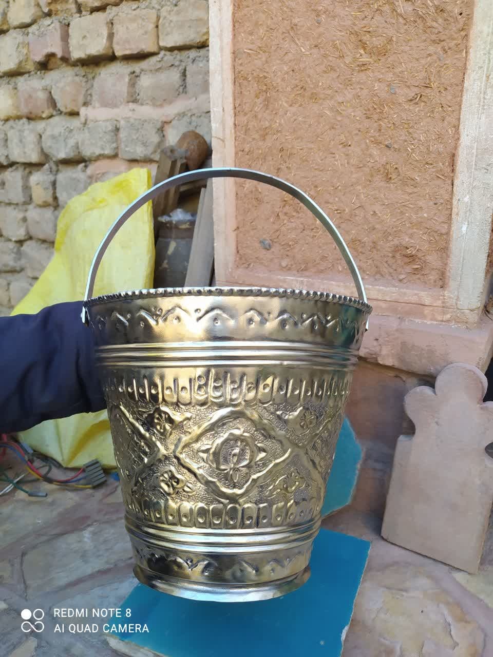 سطل برنجی نقش دار قدیمی