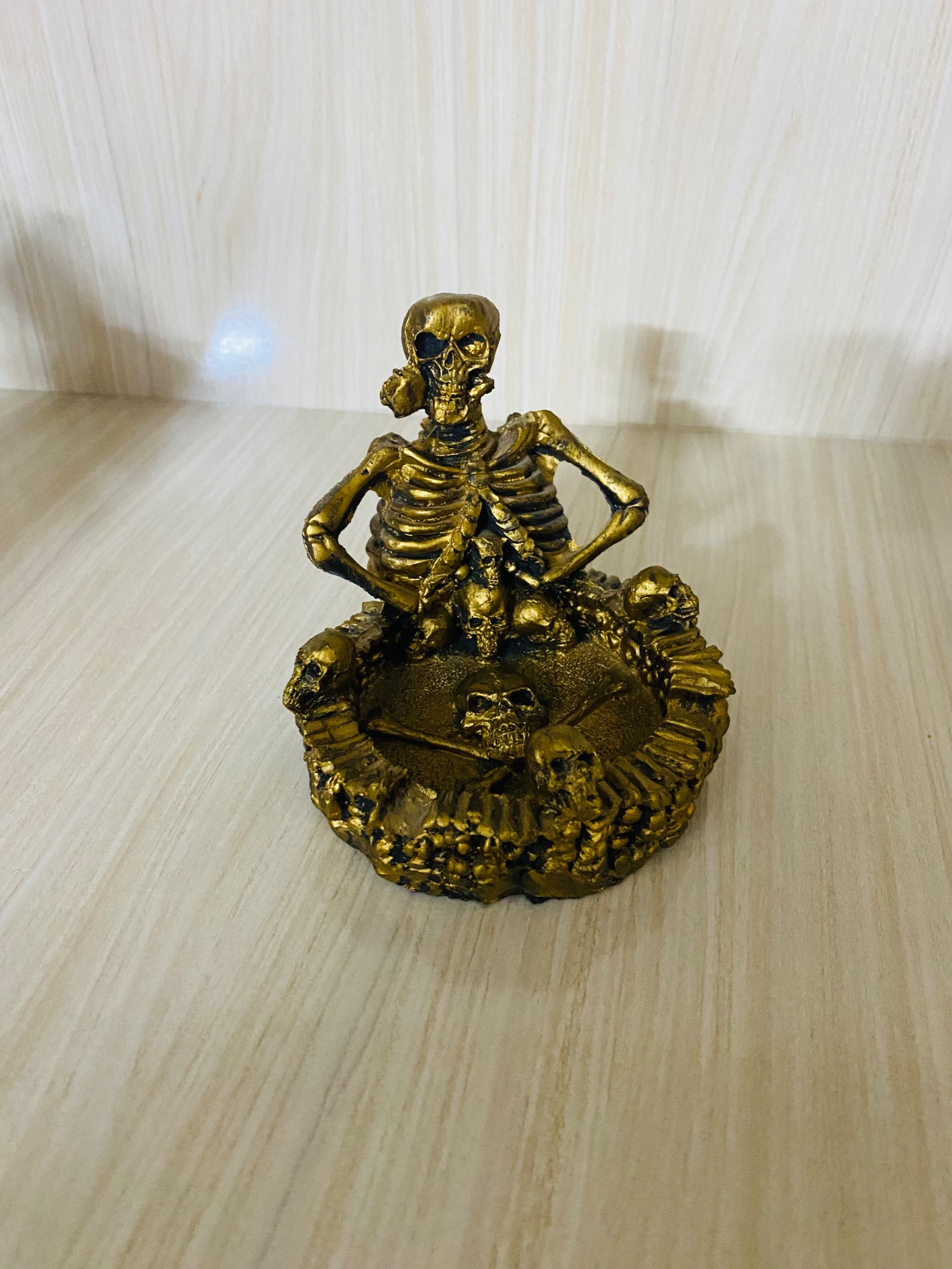 زیر سیگاری اسکلت