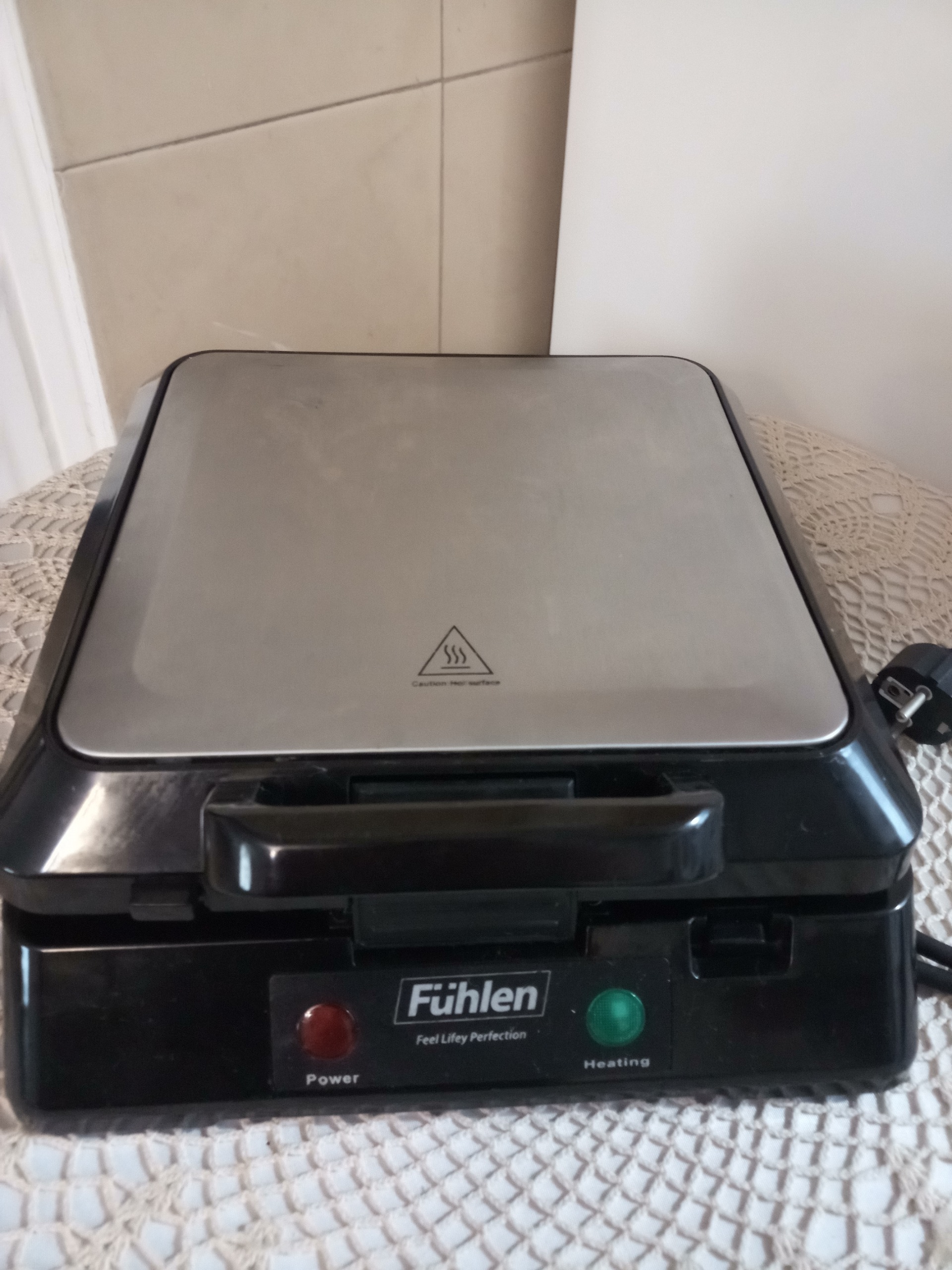 ساندویچ ساز  Fuhlen