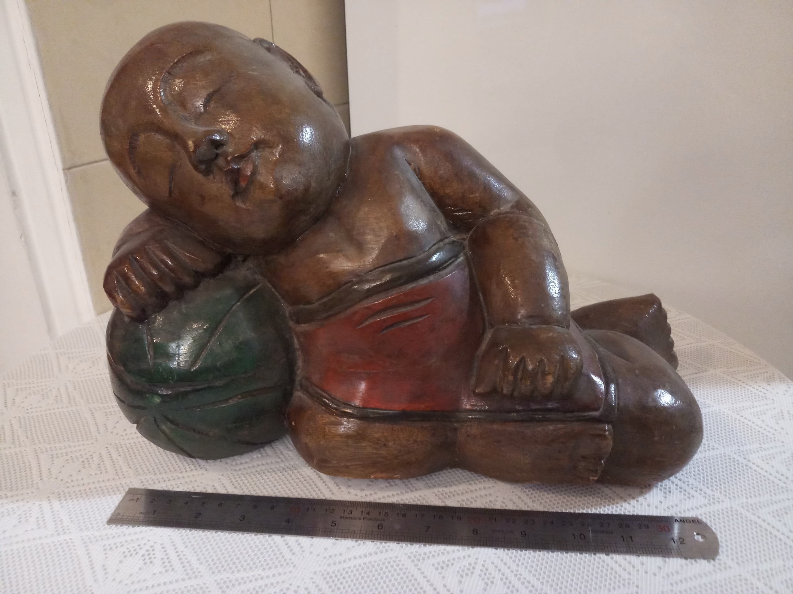 مجسمه چوبی خارجی