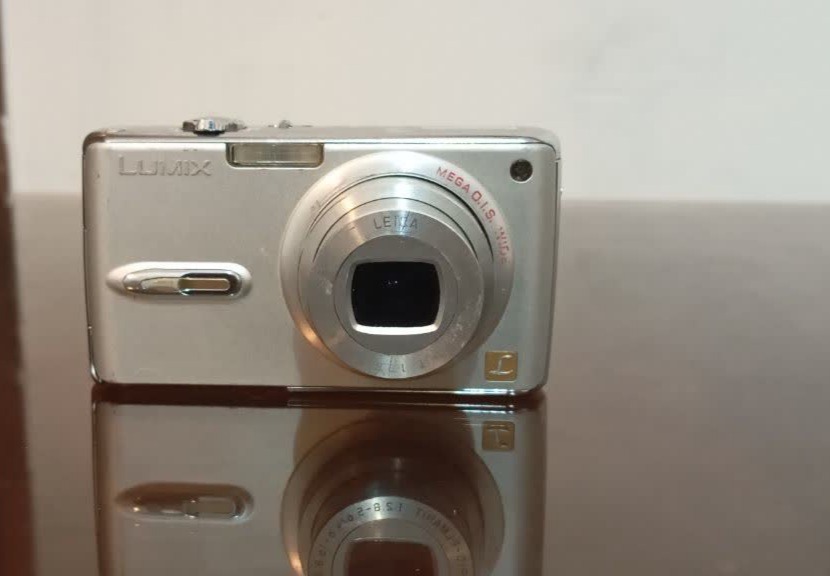 Panasonic DMC دوربین عکاسی قدیمی