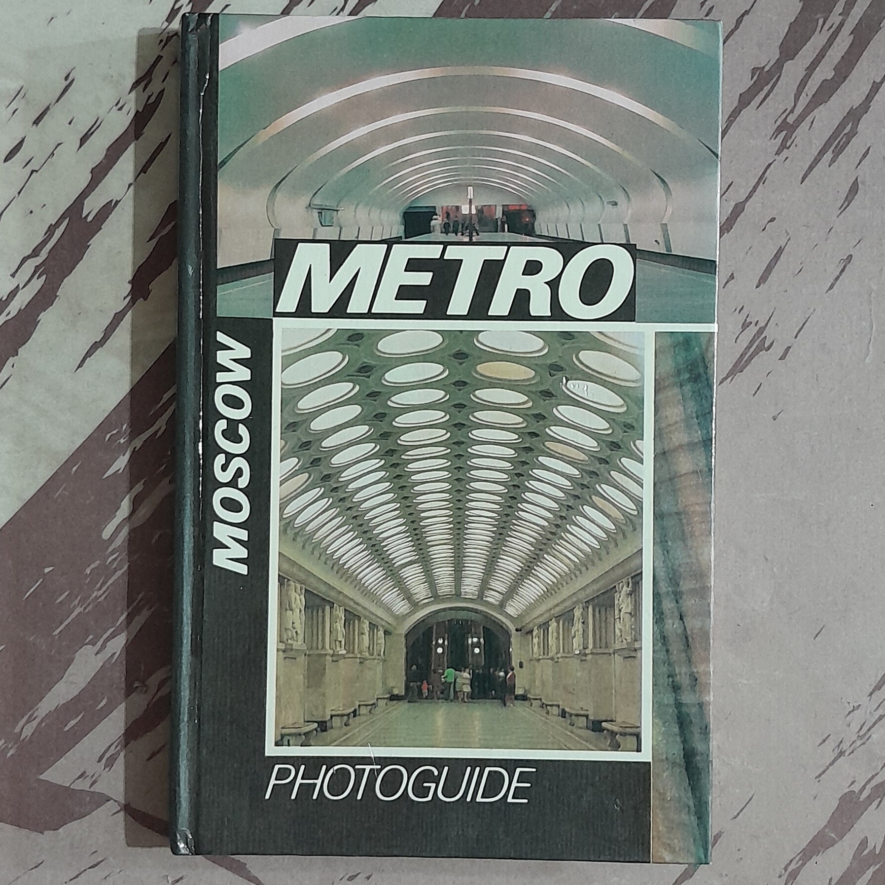 metro moscow book