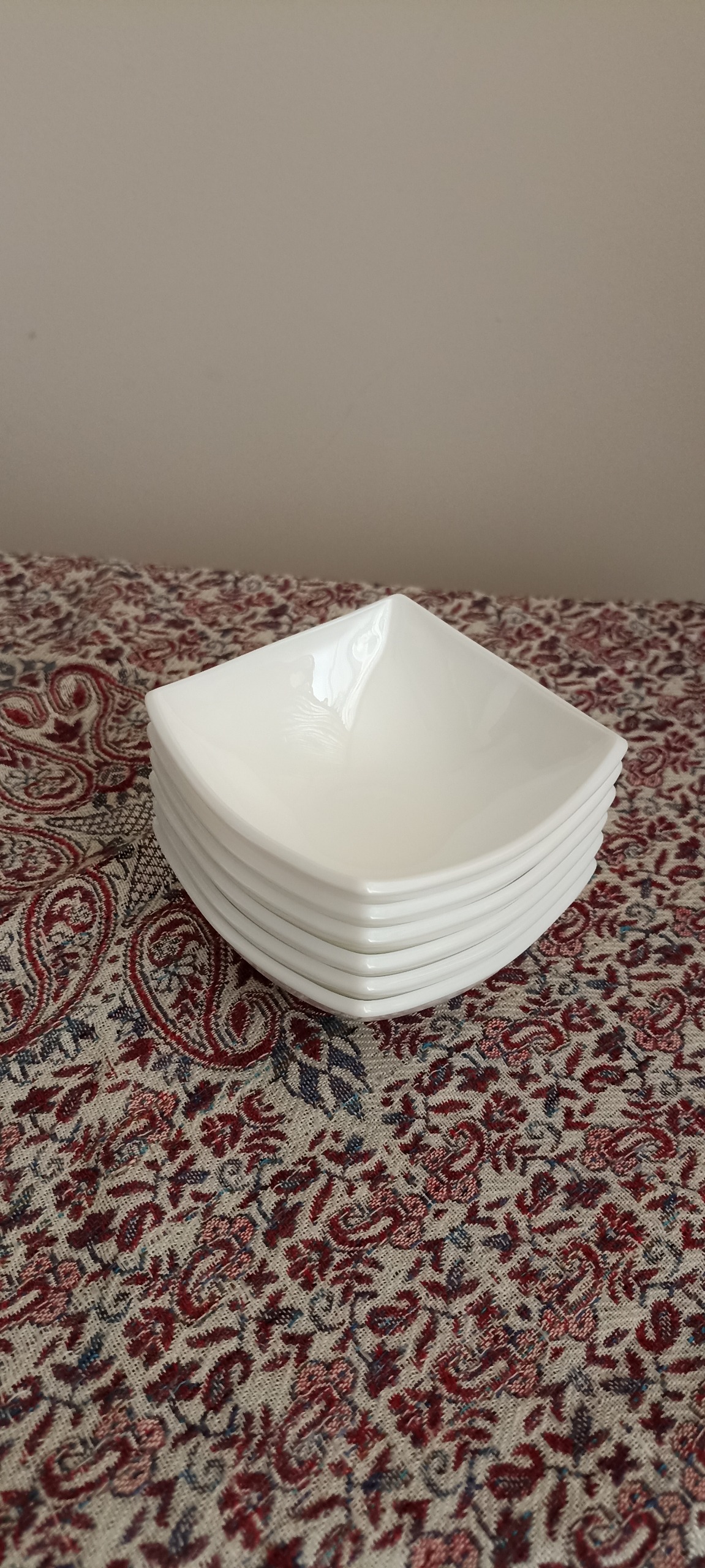 پیاله ترشی و مربا