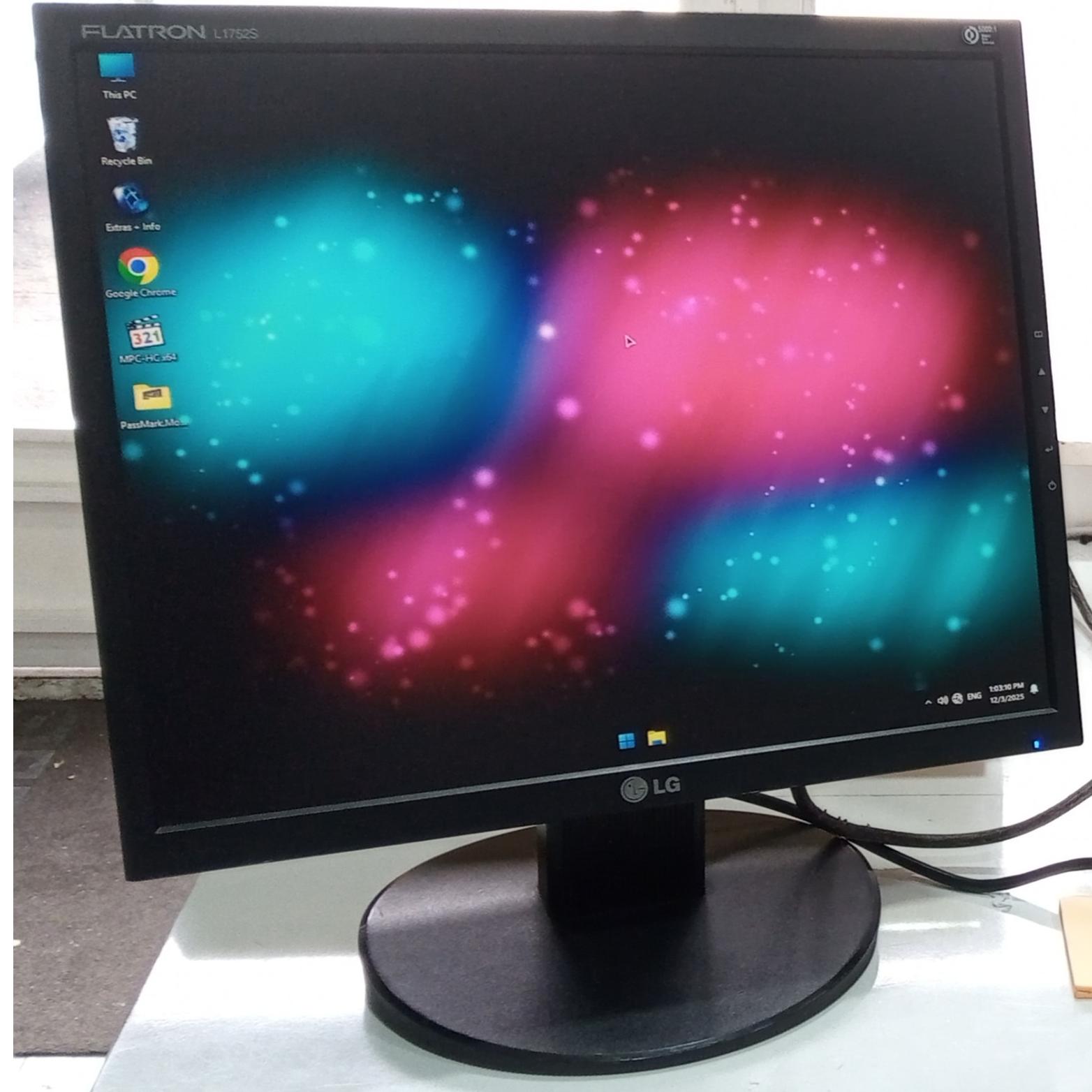 مانیتور 17 اینچ