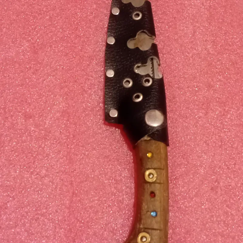 چاقو شکاری تمیز