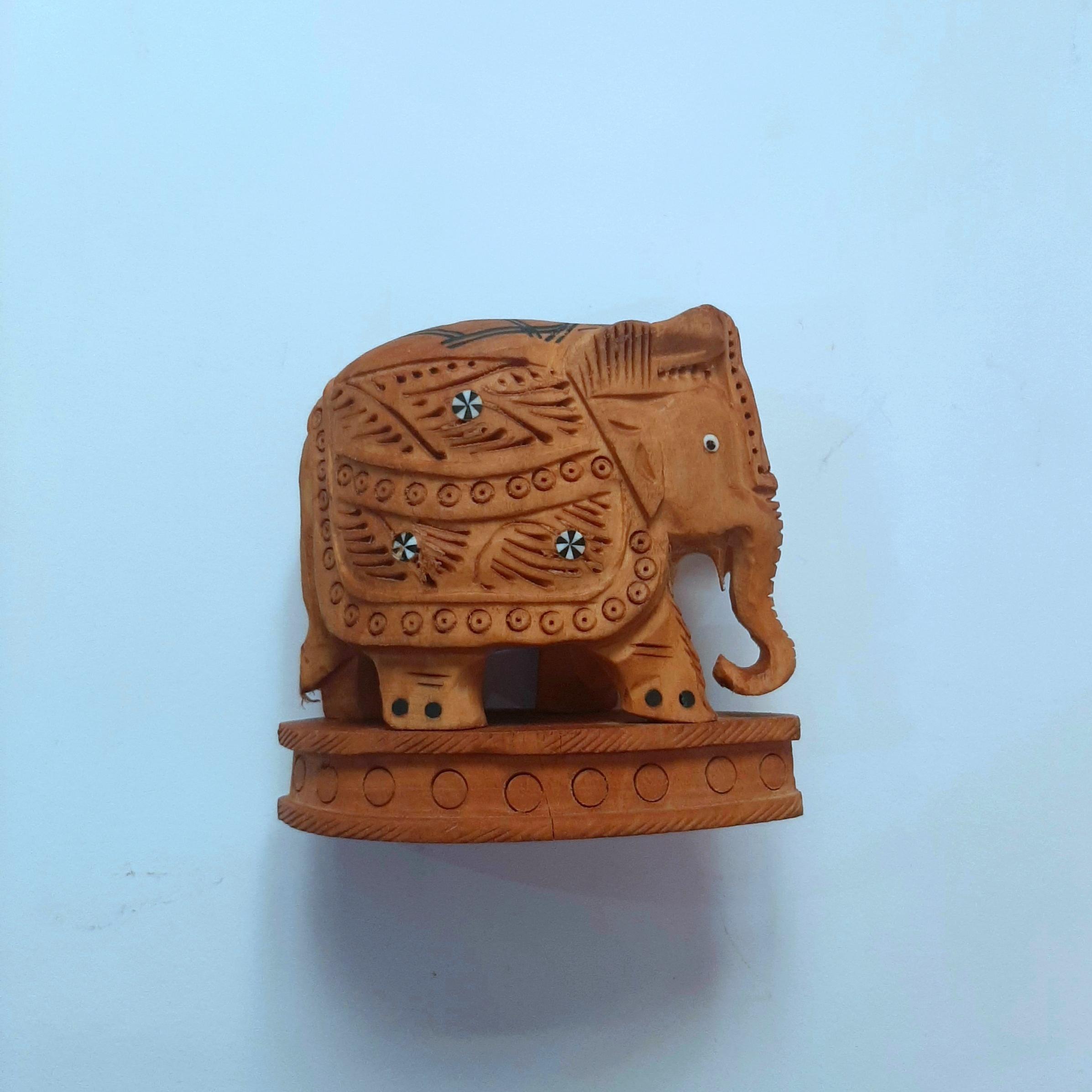 مجسمه چوبی فیل هندوستان