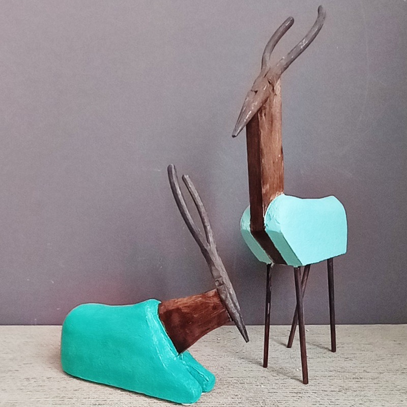 دو مجسمه مدرن حیوانات طرح غزال