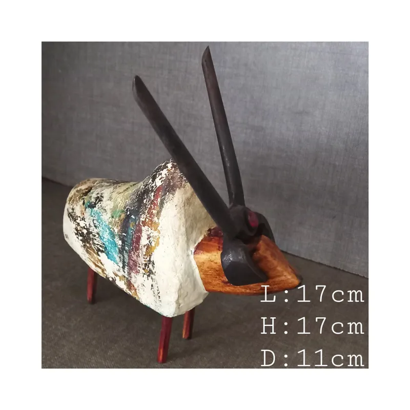 مجسمه حیوانات طرح گاو