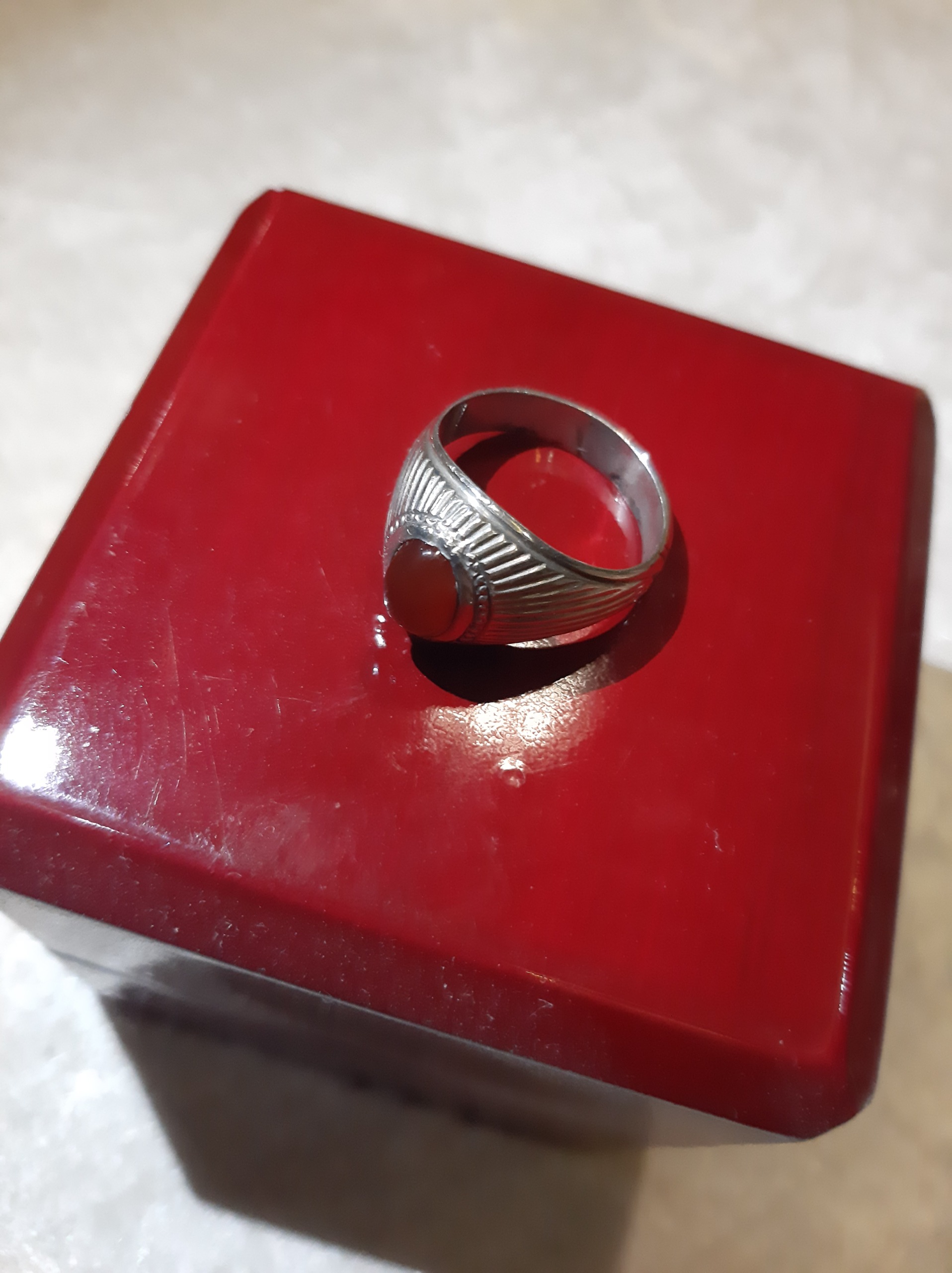 دو عدد انگشتر نقره و عقیق (حکاکی ذکر 5 تن)