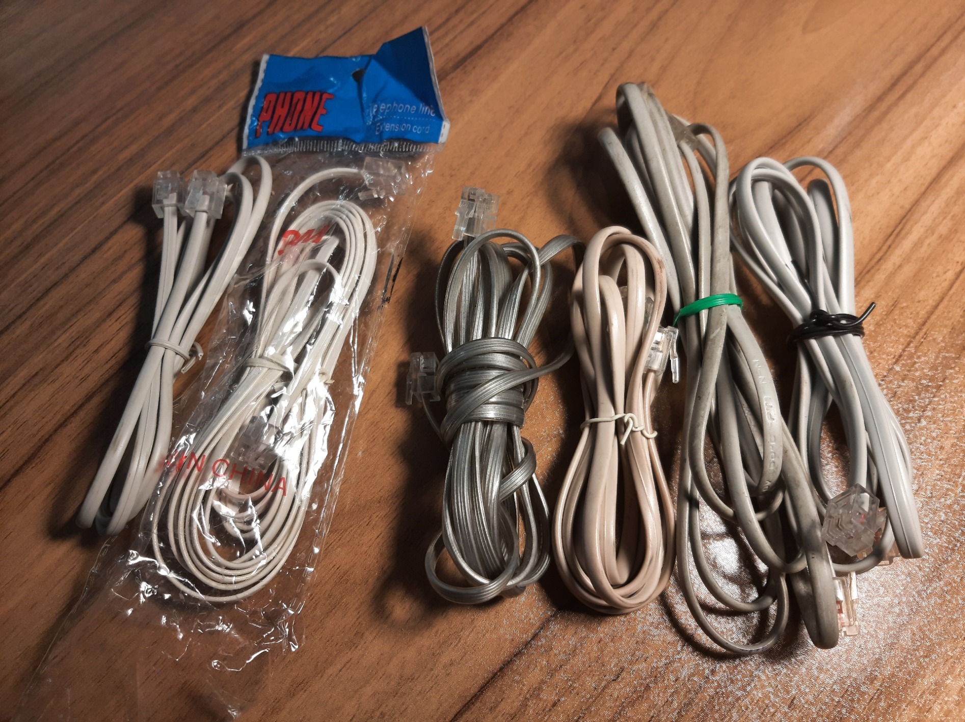 6 عدد کابل تلفن ( دو عدد نو )