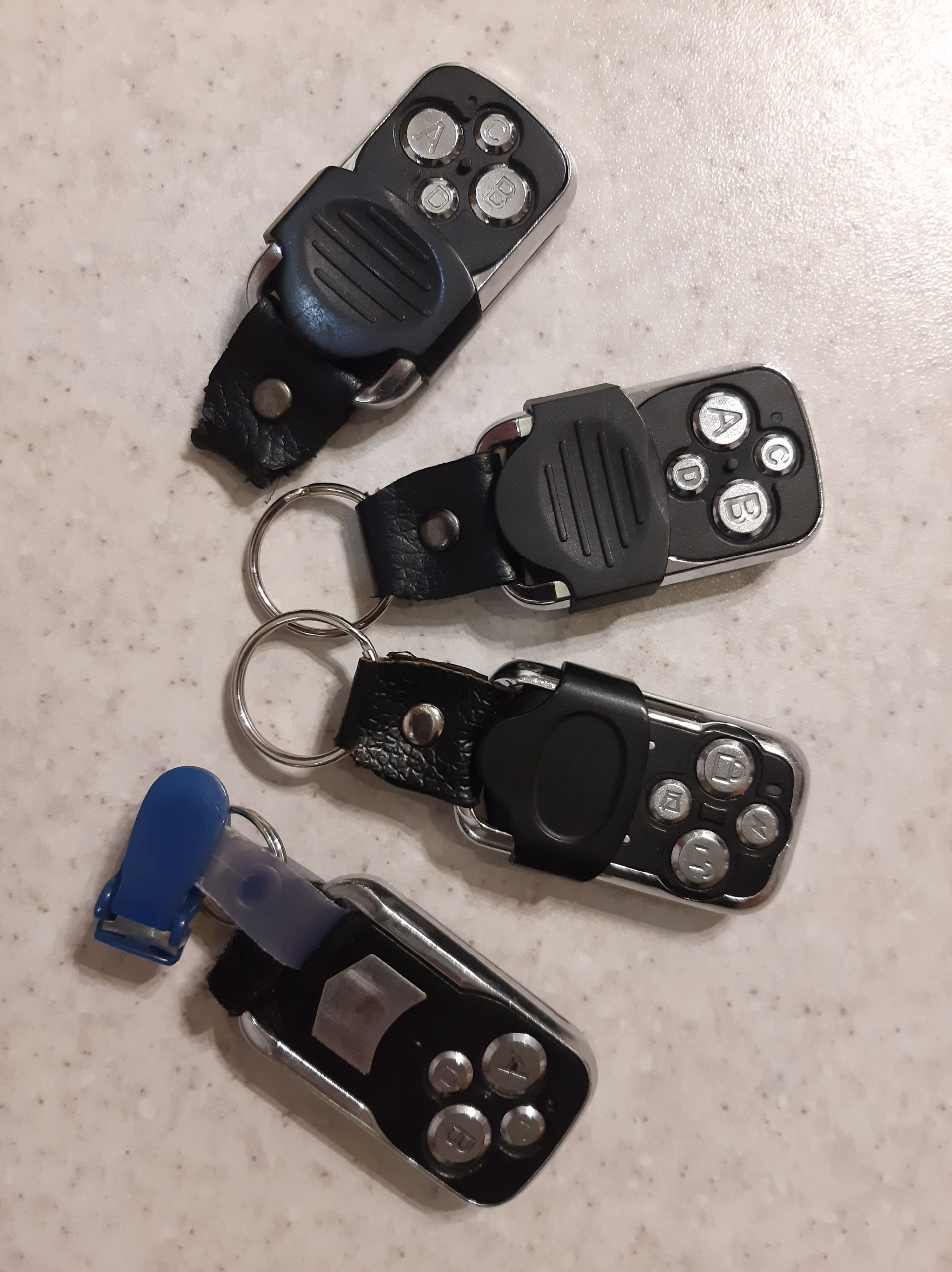 4عدد ریموت درب بازکن صحیح و سالم